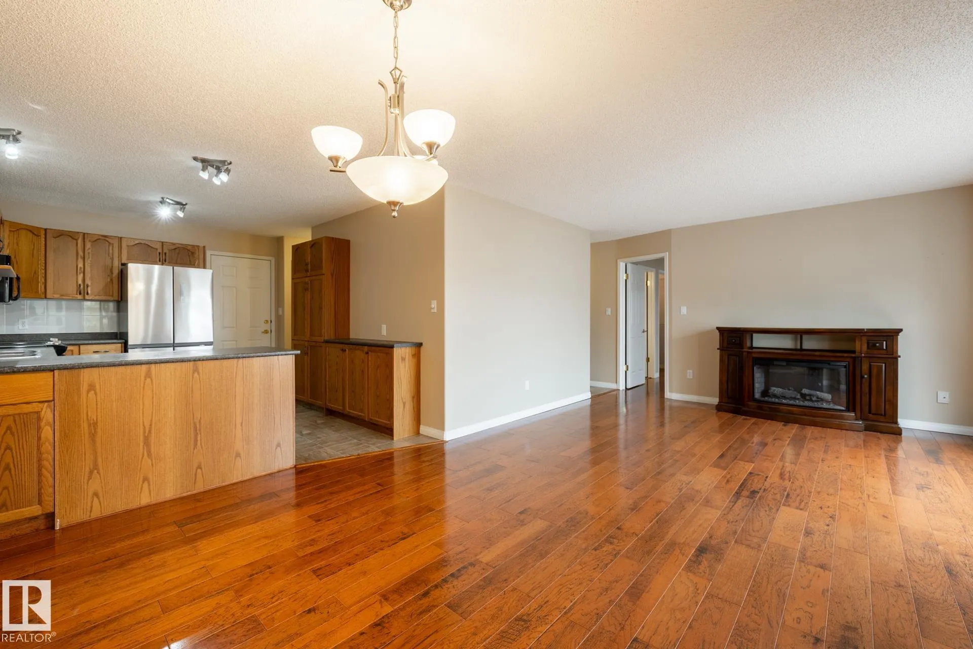 201 BOTHWELL Drive