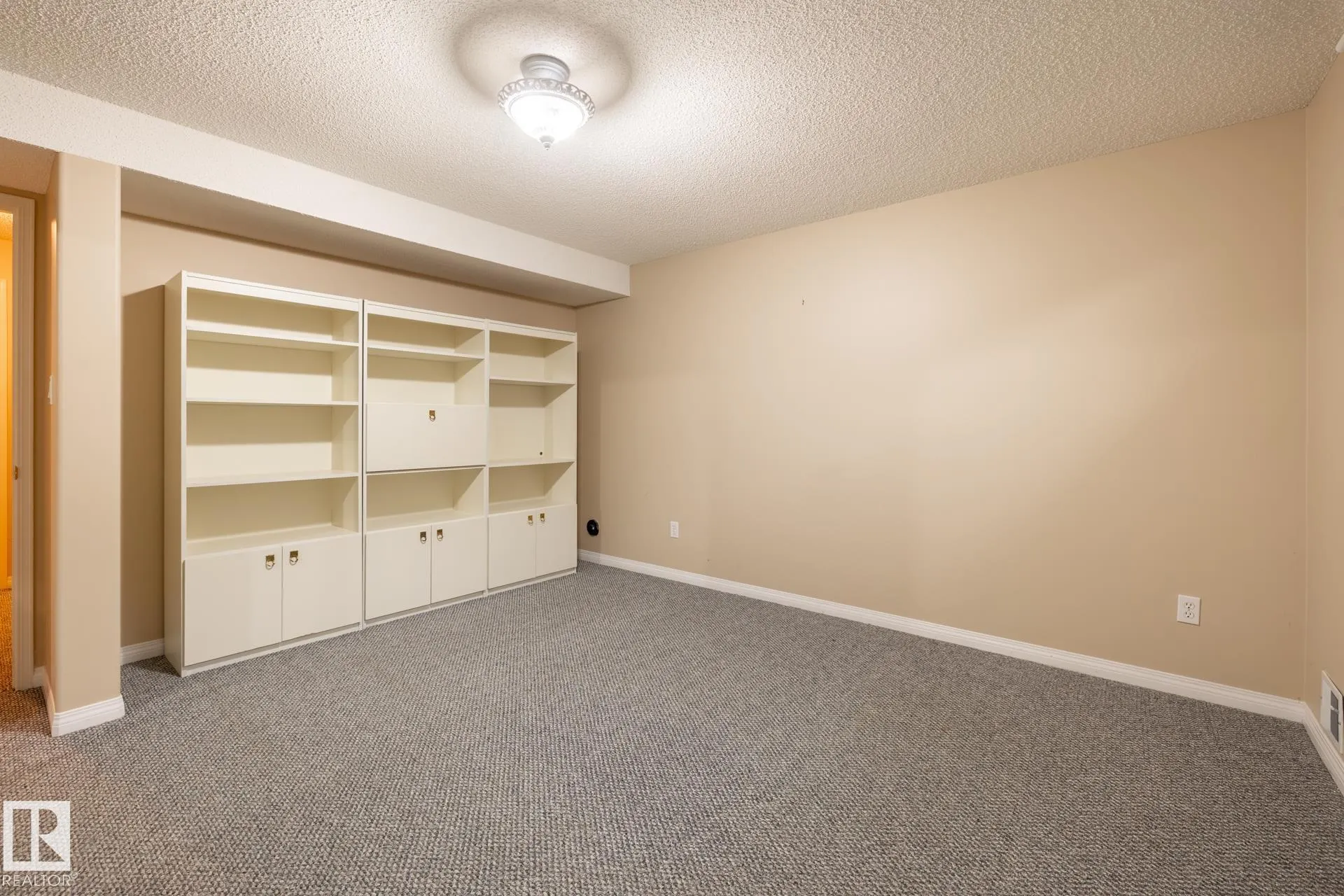 201 BOTHWELL Drive