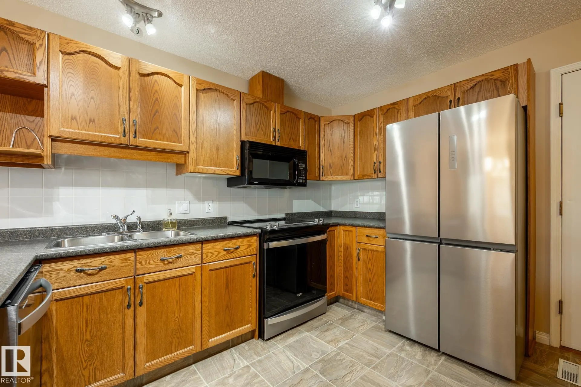 201 BOTHWELL Drive