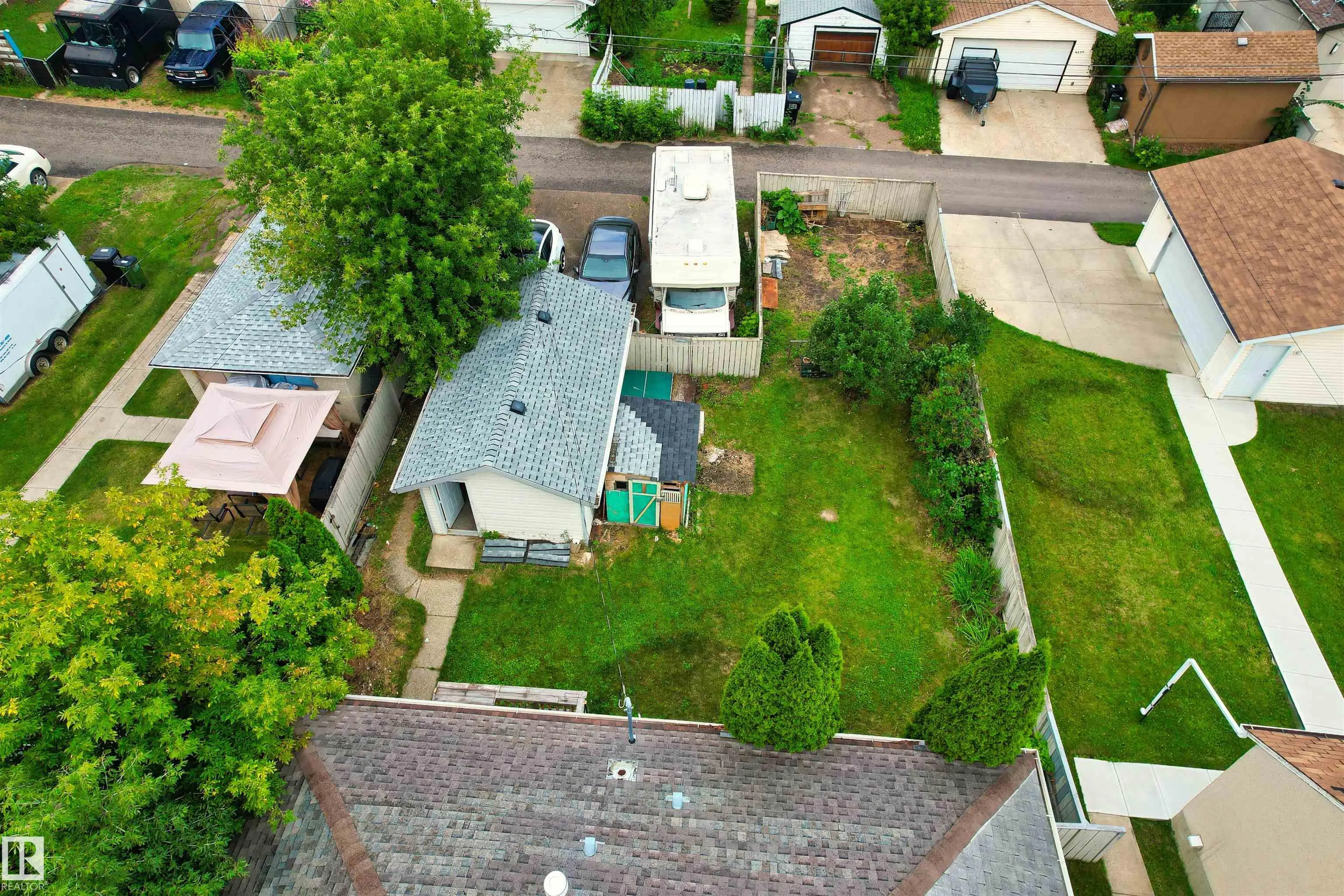9268 85 Street