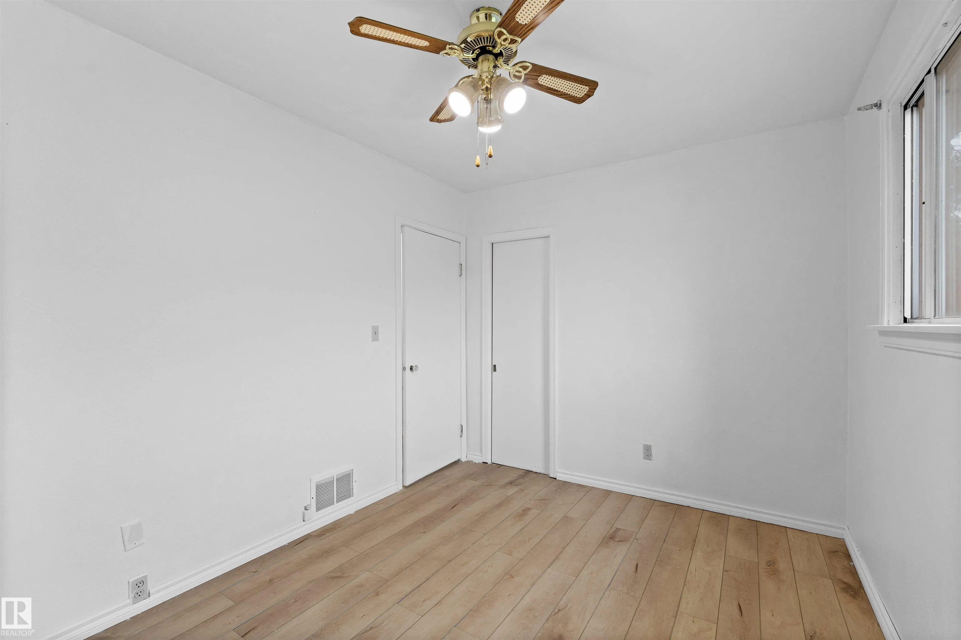 9268 85 Street