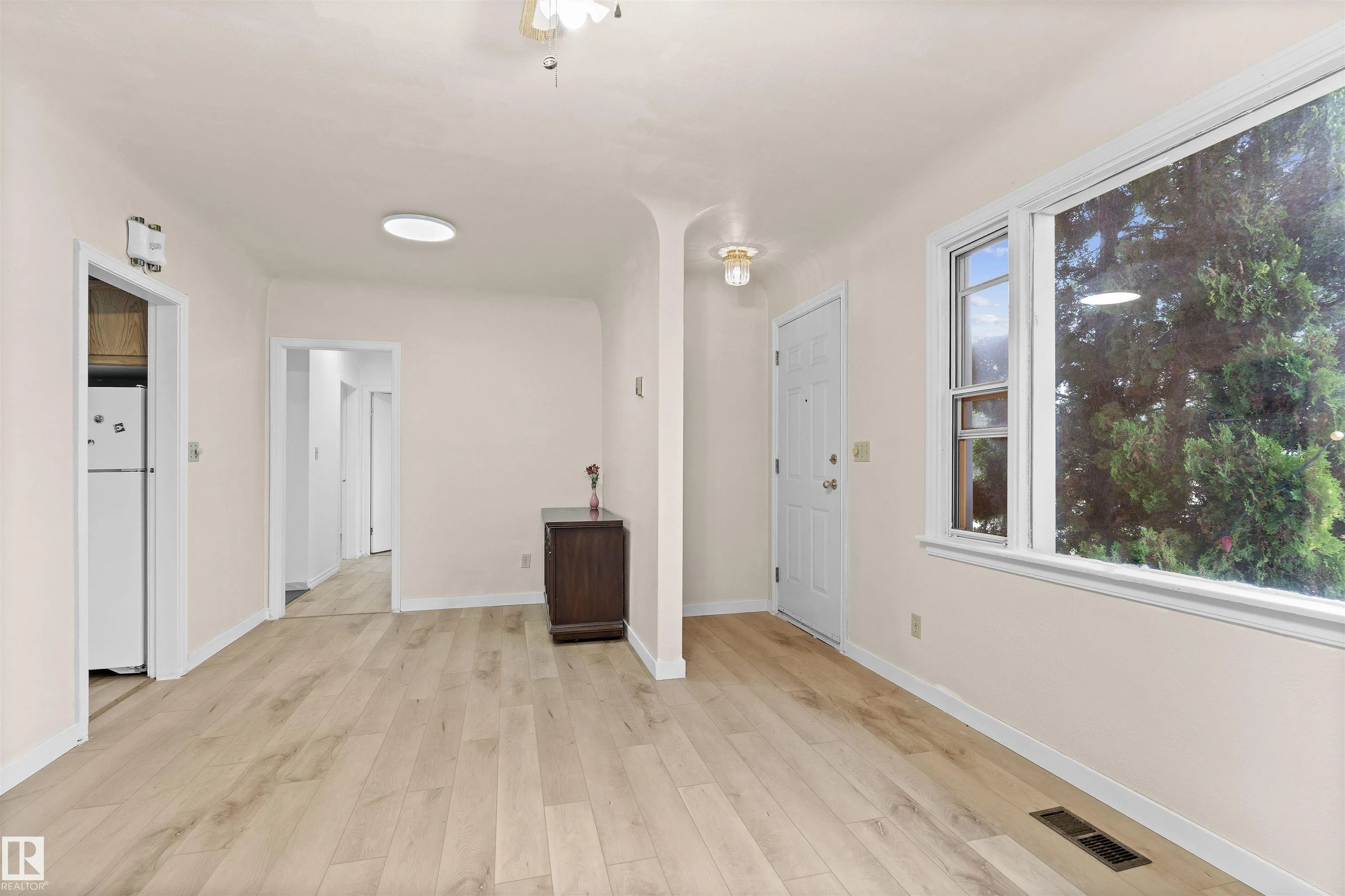 9268 85 Street
