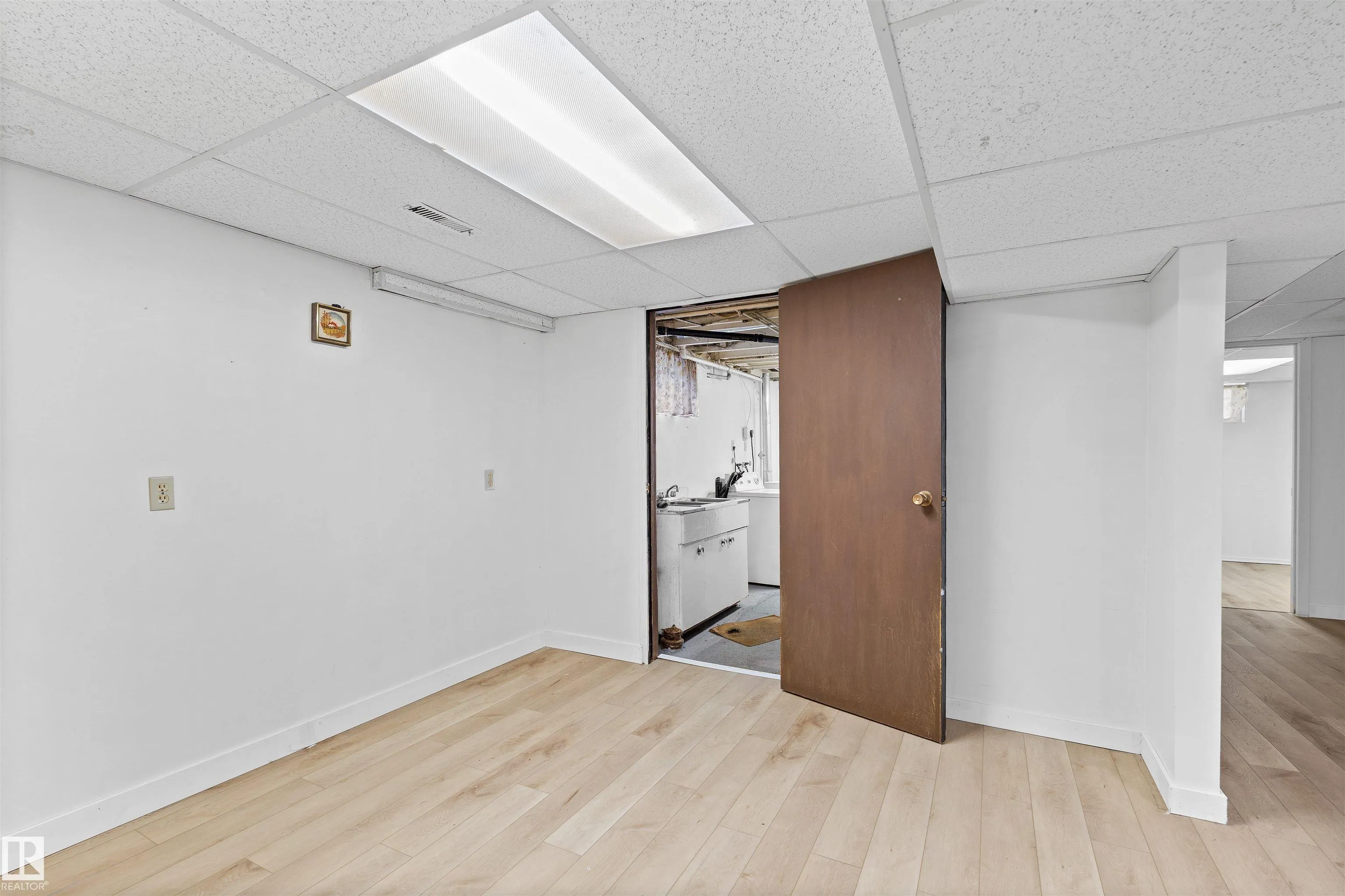 9268 85 Street