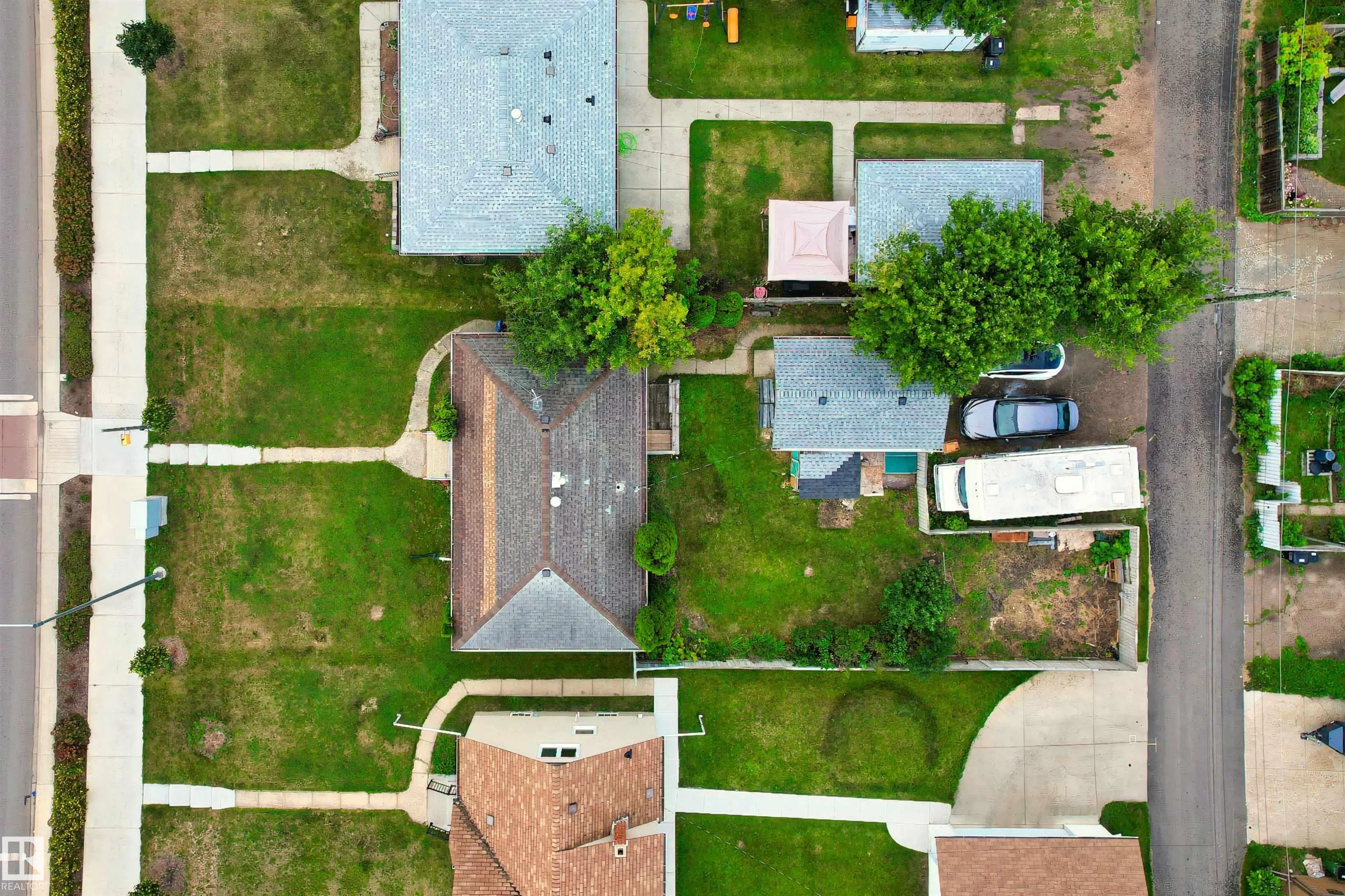 9268 85 Street