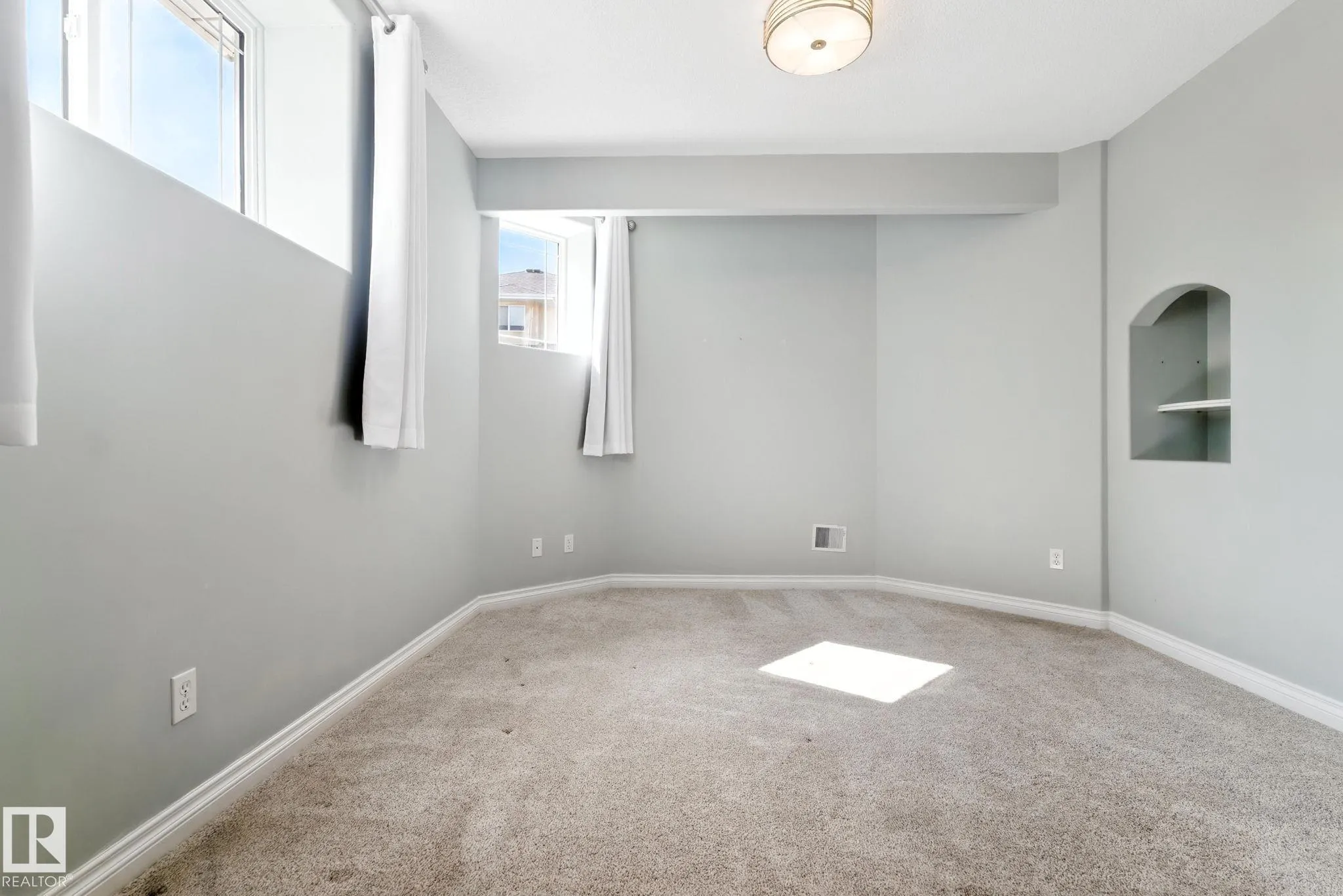17 KENDALL Crescent