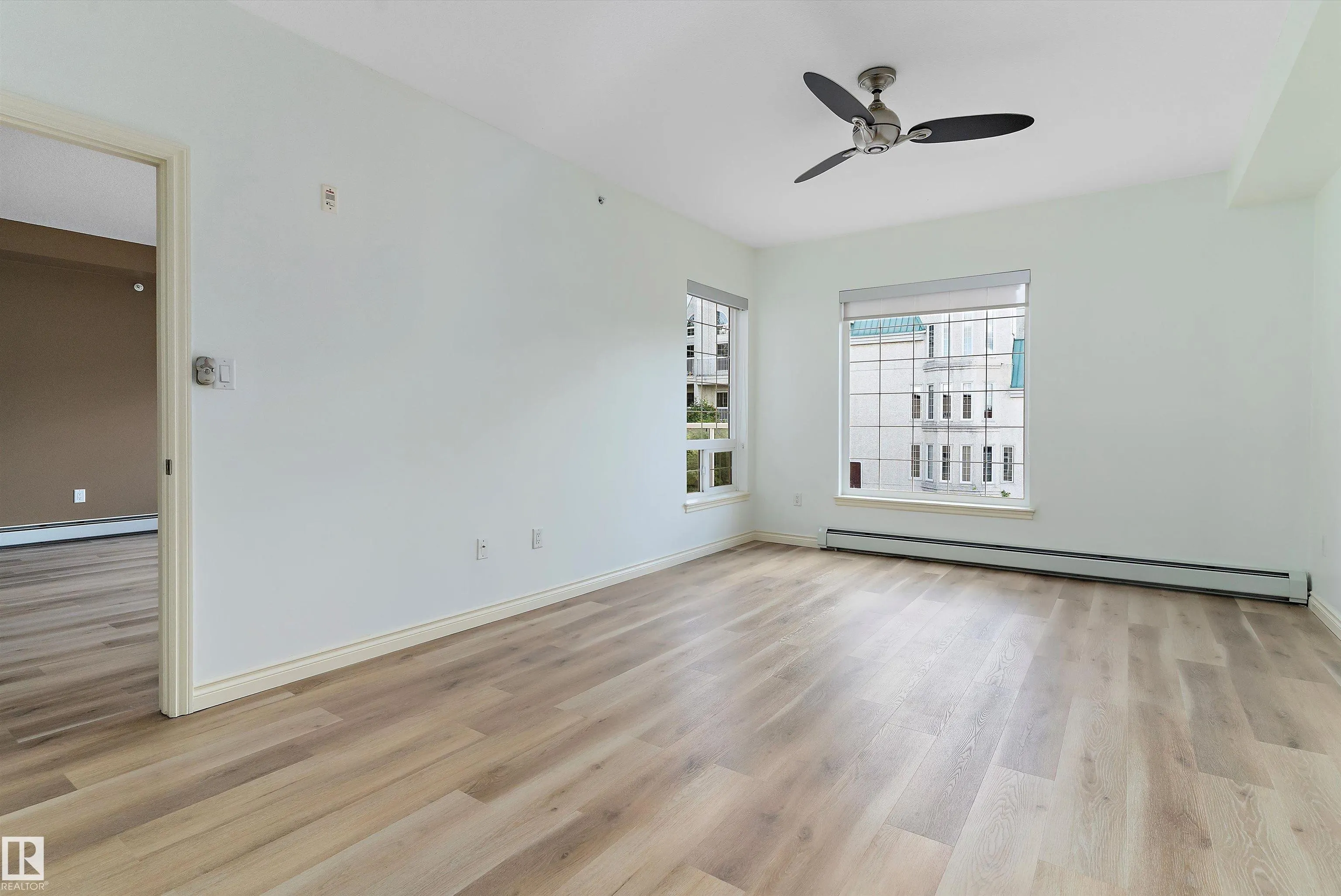 5 Perron Street