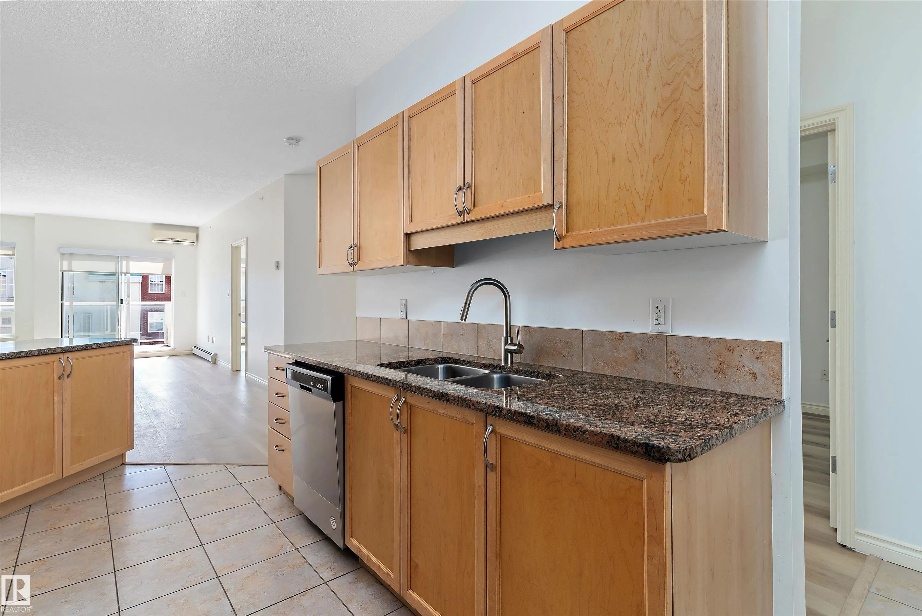 5 Perron Street