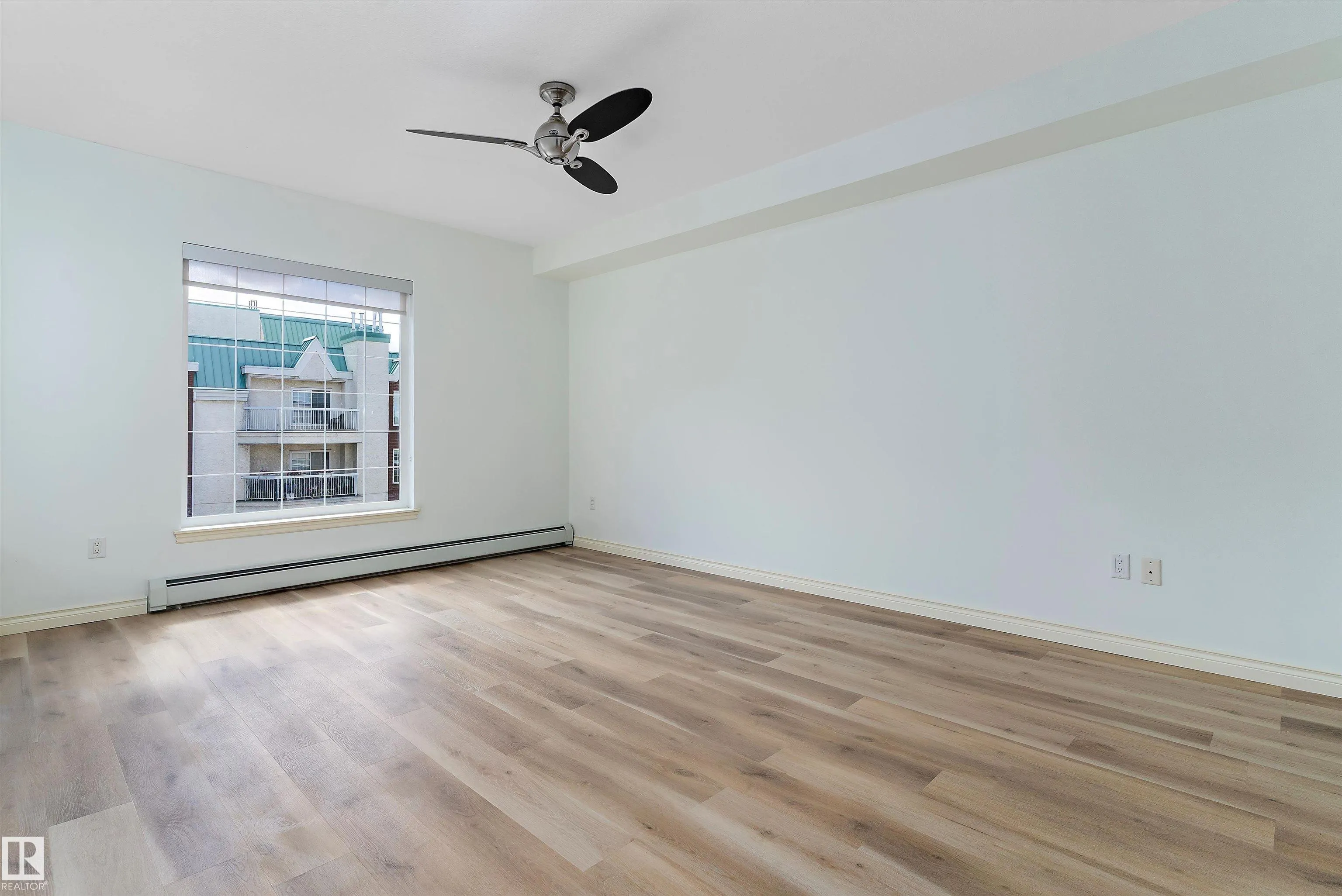 5 Perron Street