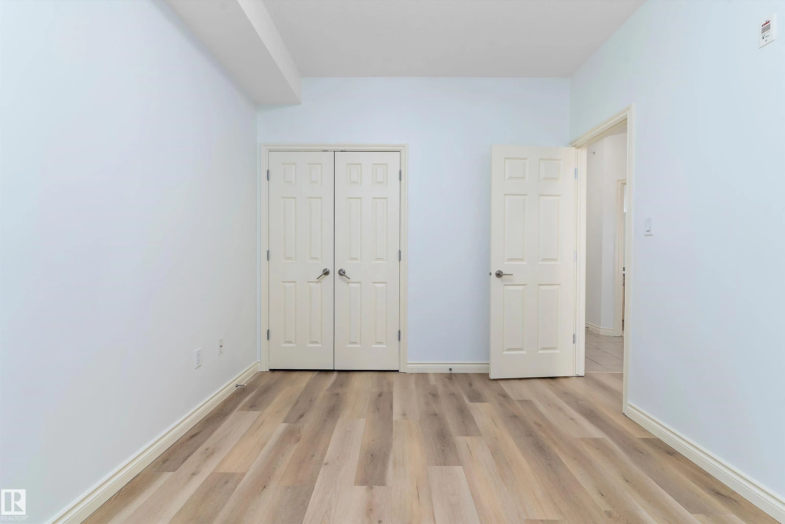 5 Perron Street