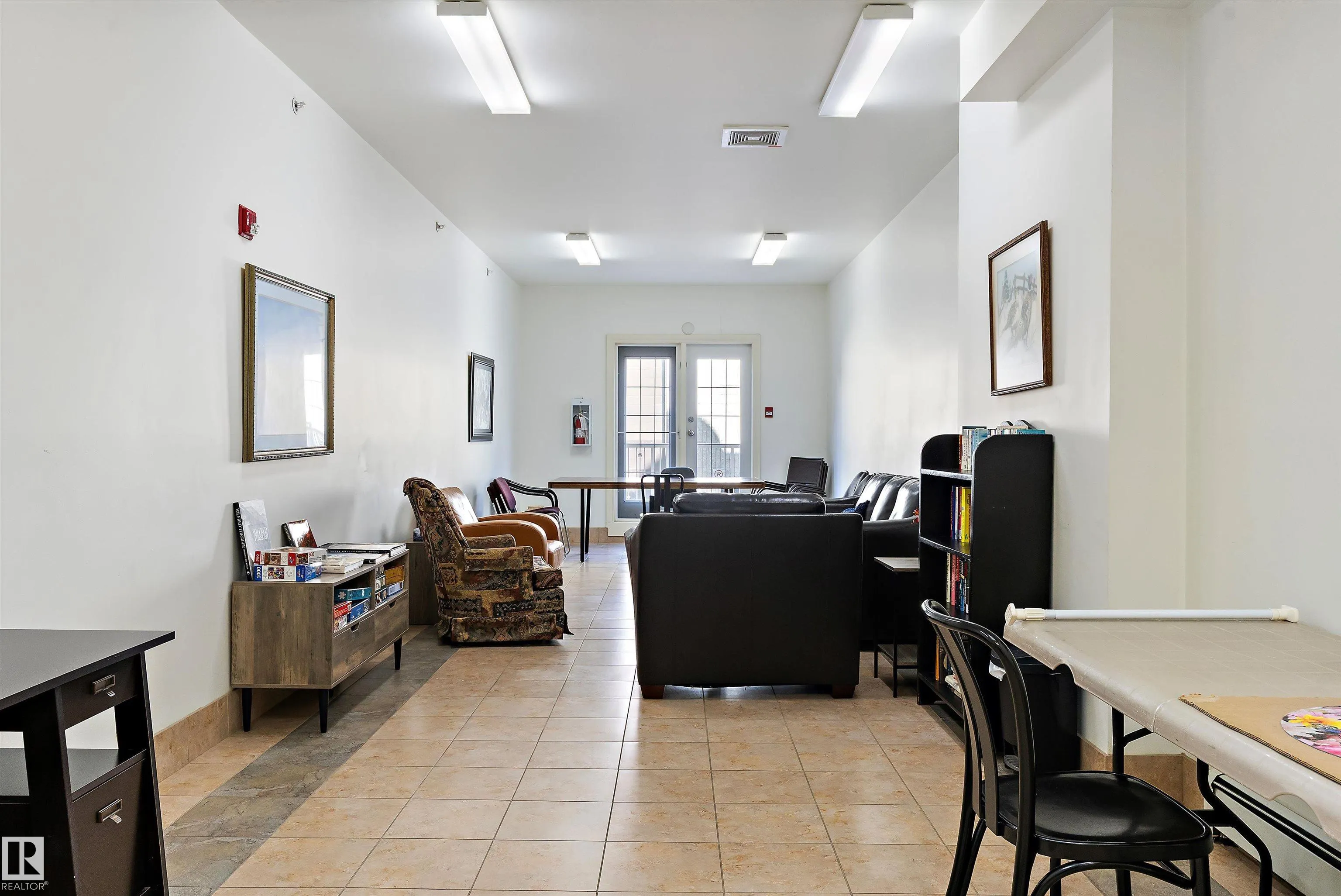 5 Perron Street