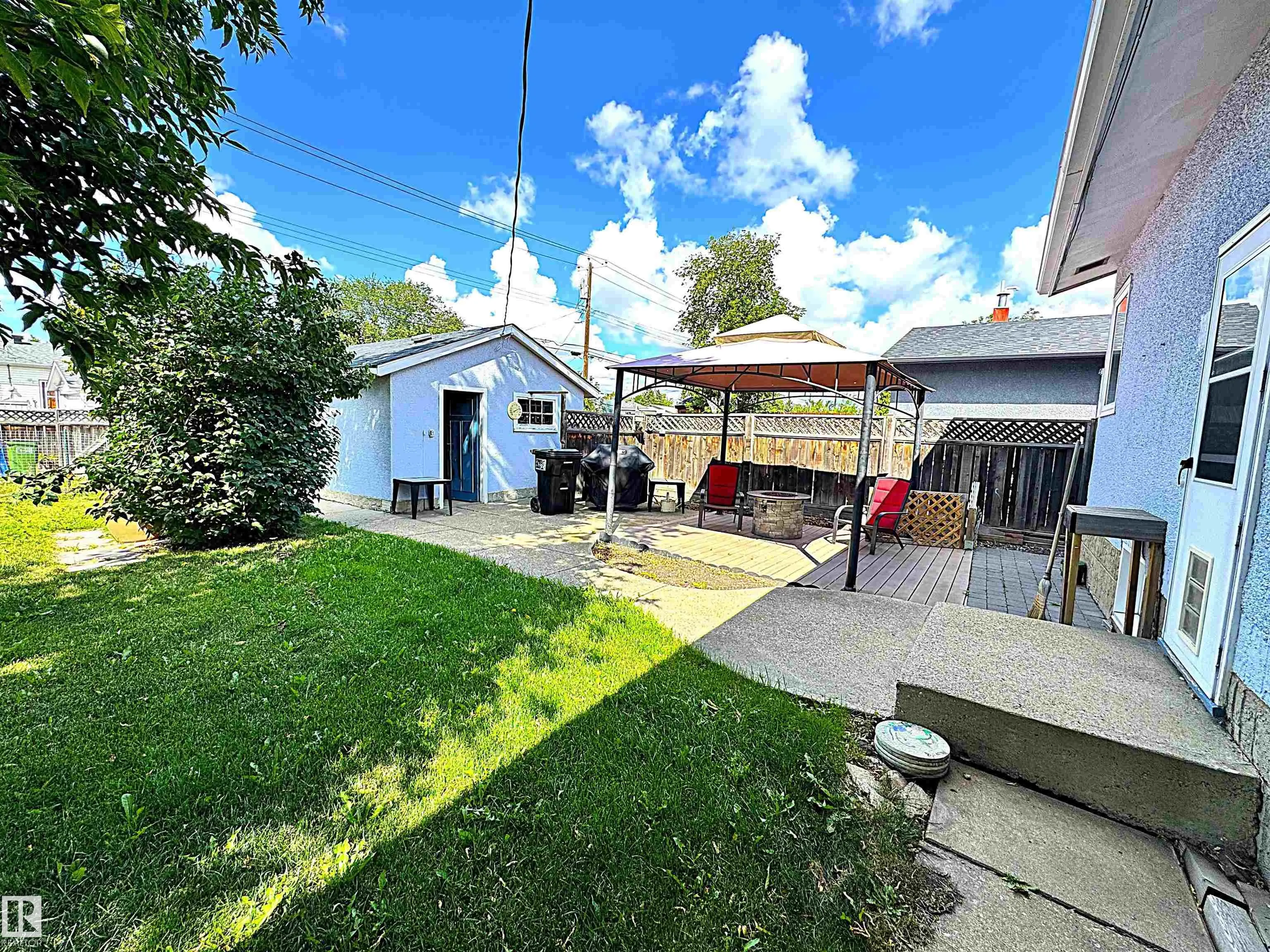 7336 75 Street