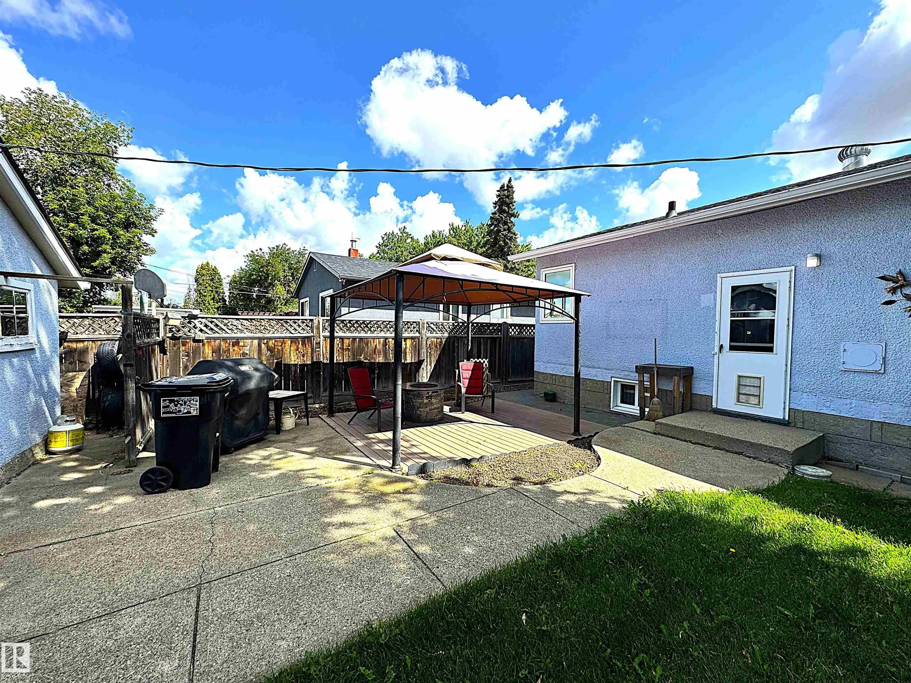 7336 75 Street