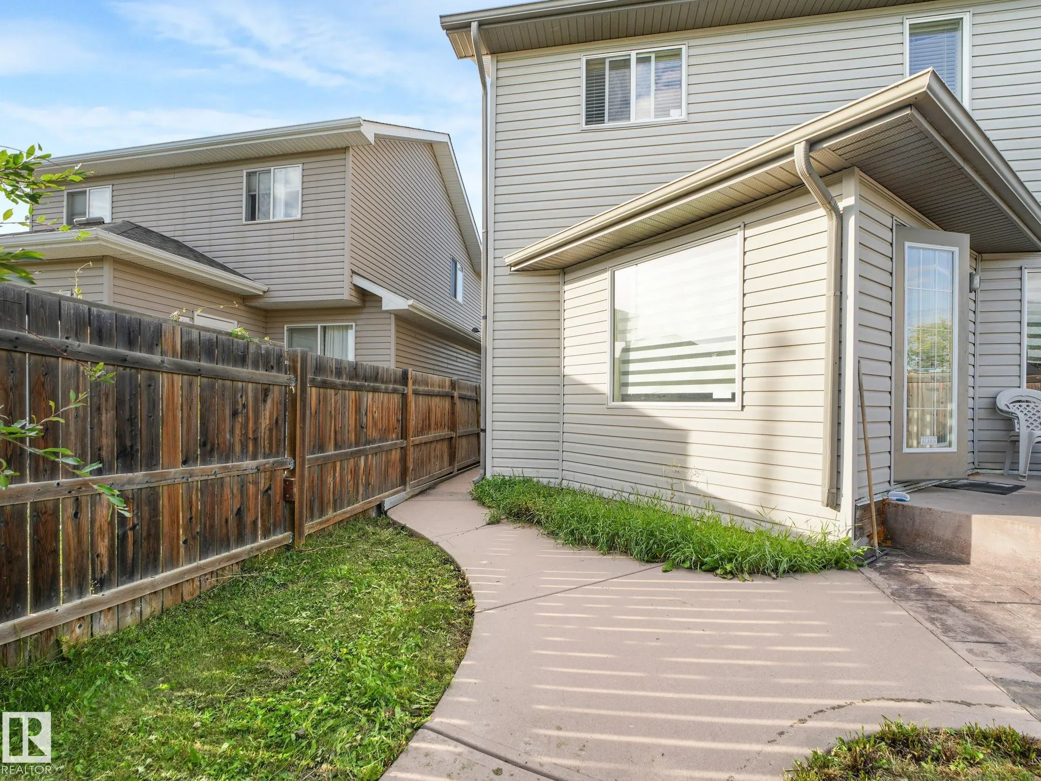 11807 170 Avenue