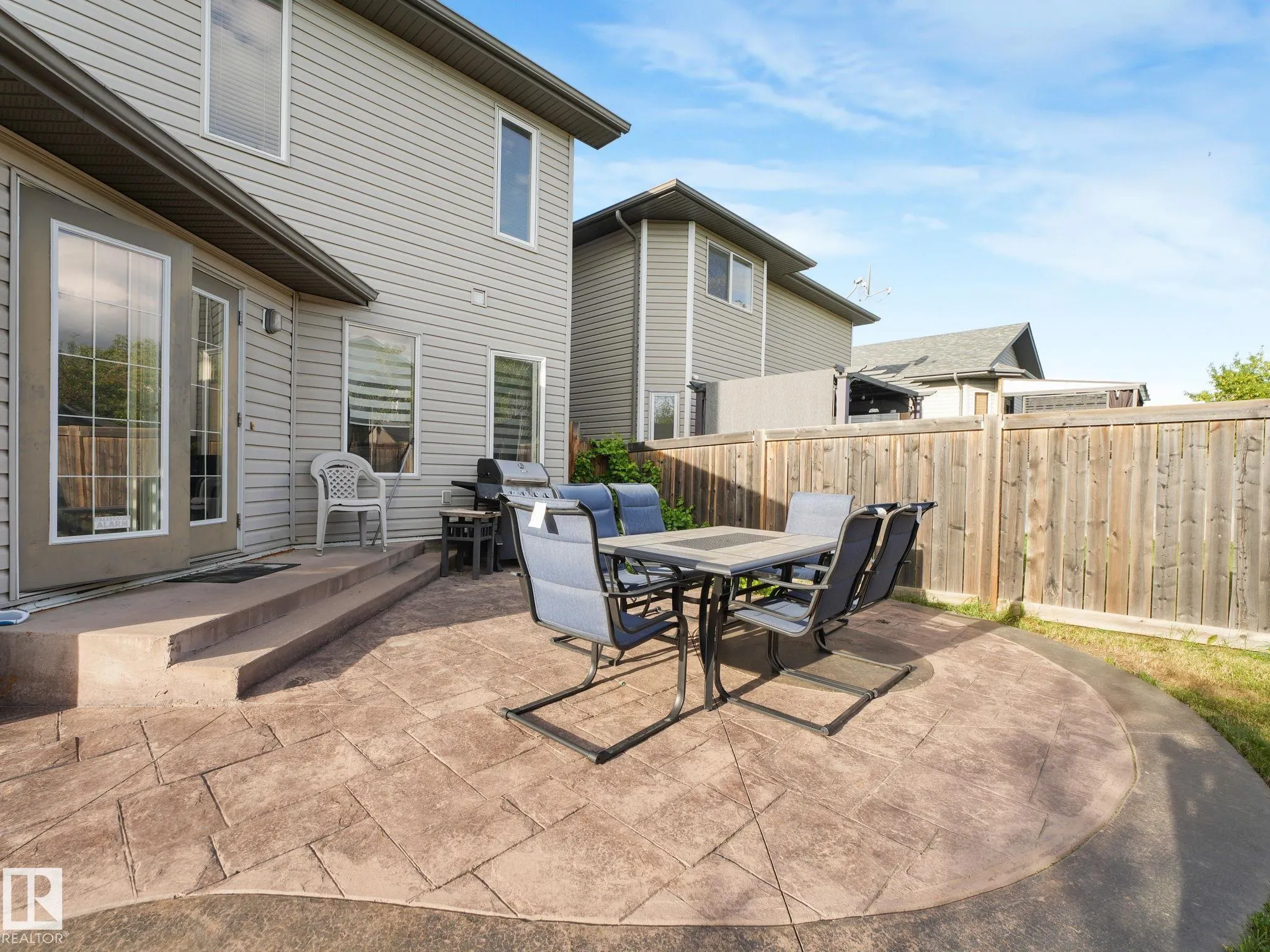 11807 170 Avenue