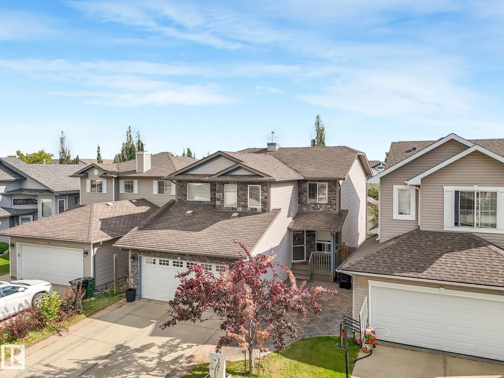 11807 170 Avenue