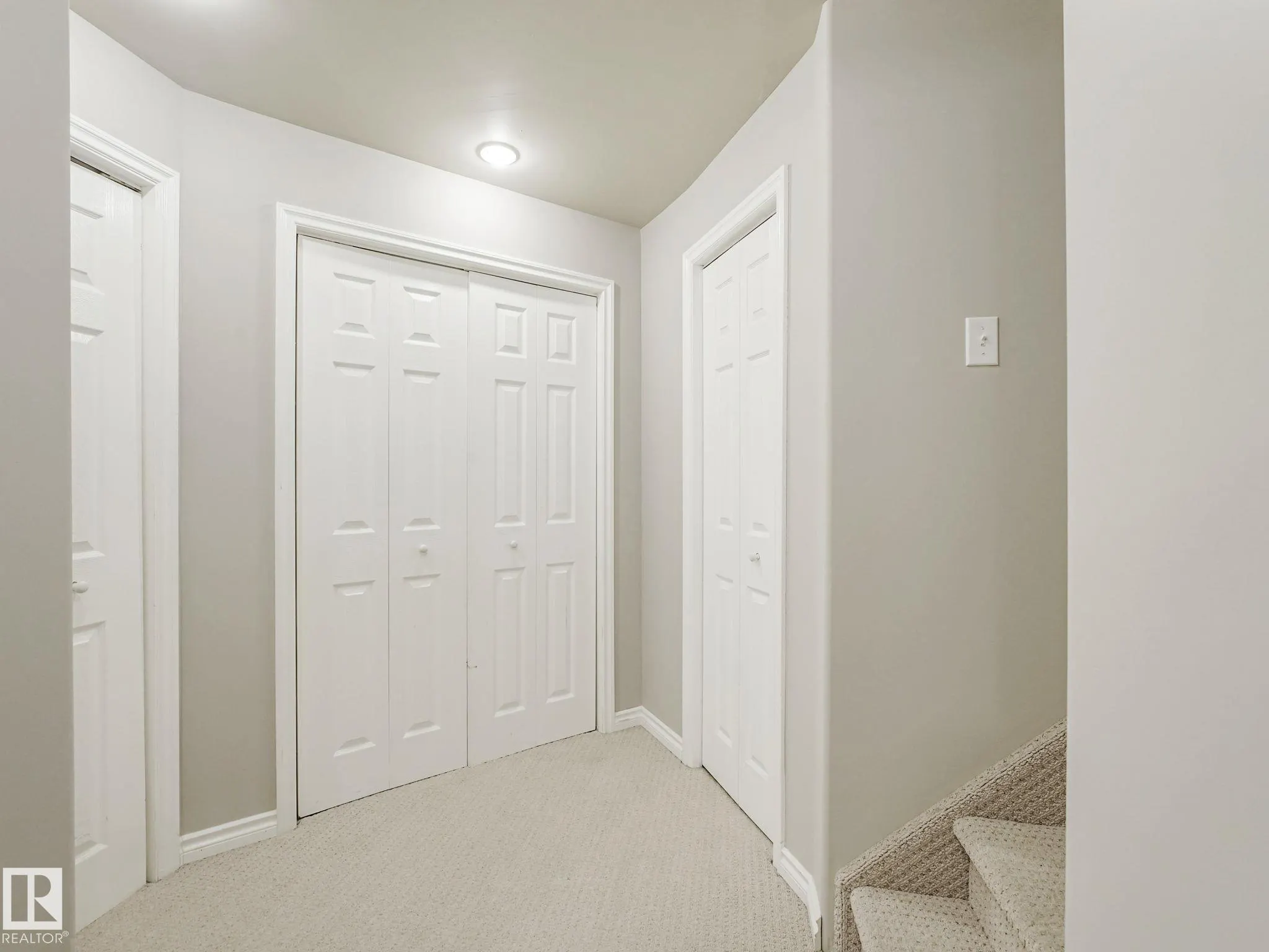 11807 170 Avenue