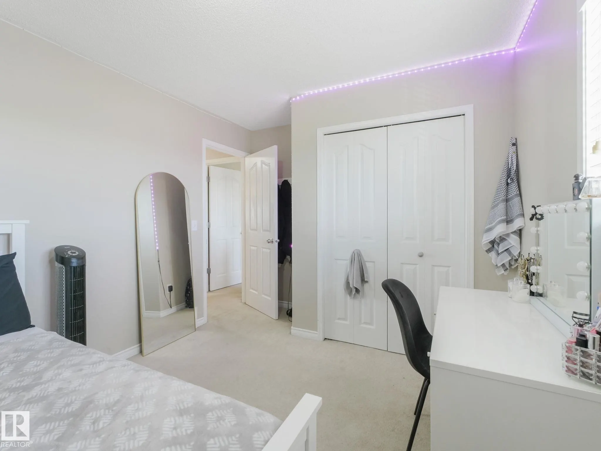 11807 170 Avenue