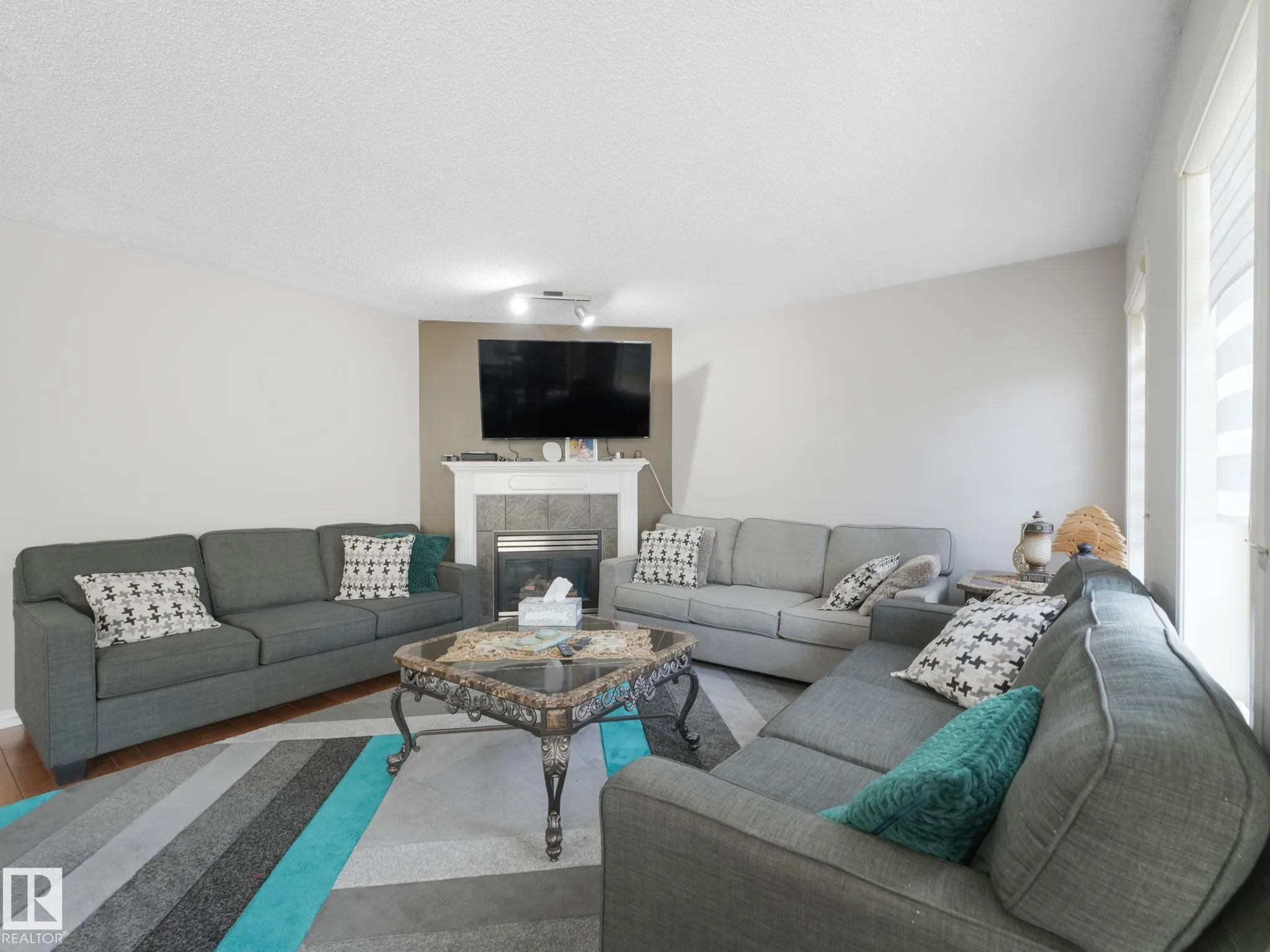 11807 170 Avenue