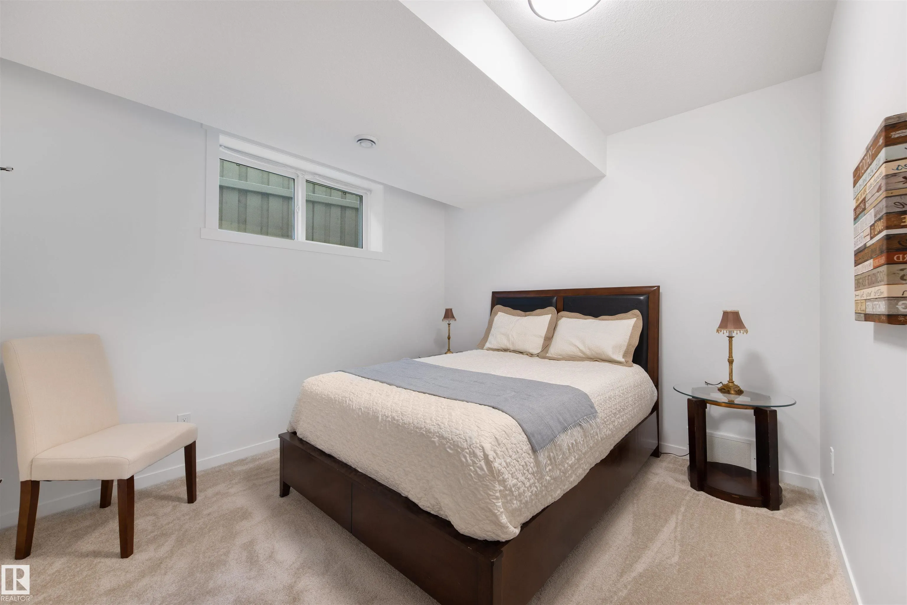 1804 AINSLIE Court