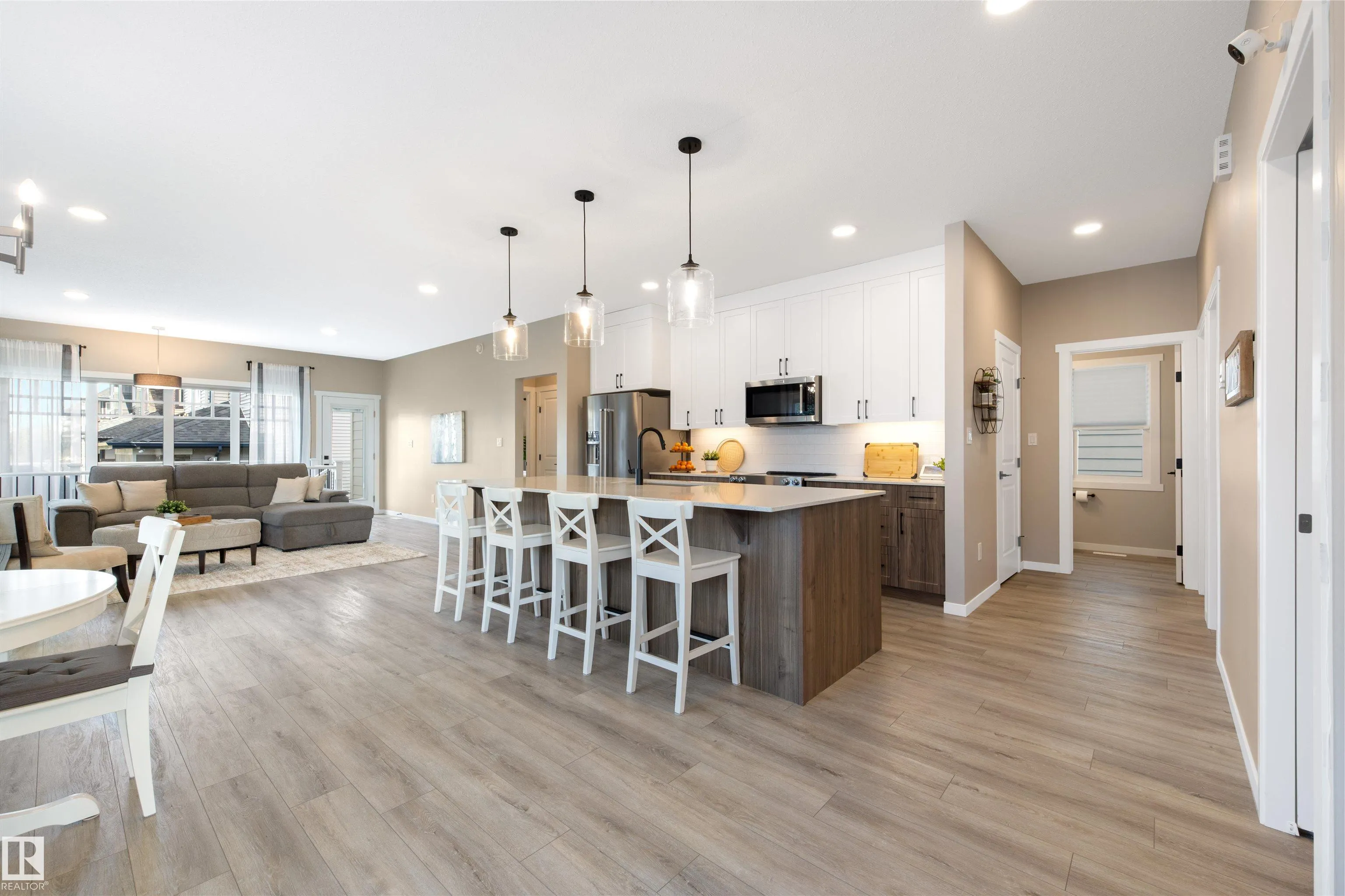 1804 AINSLIE Court