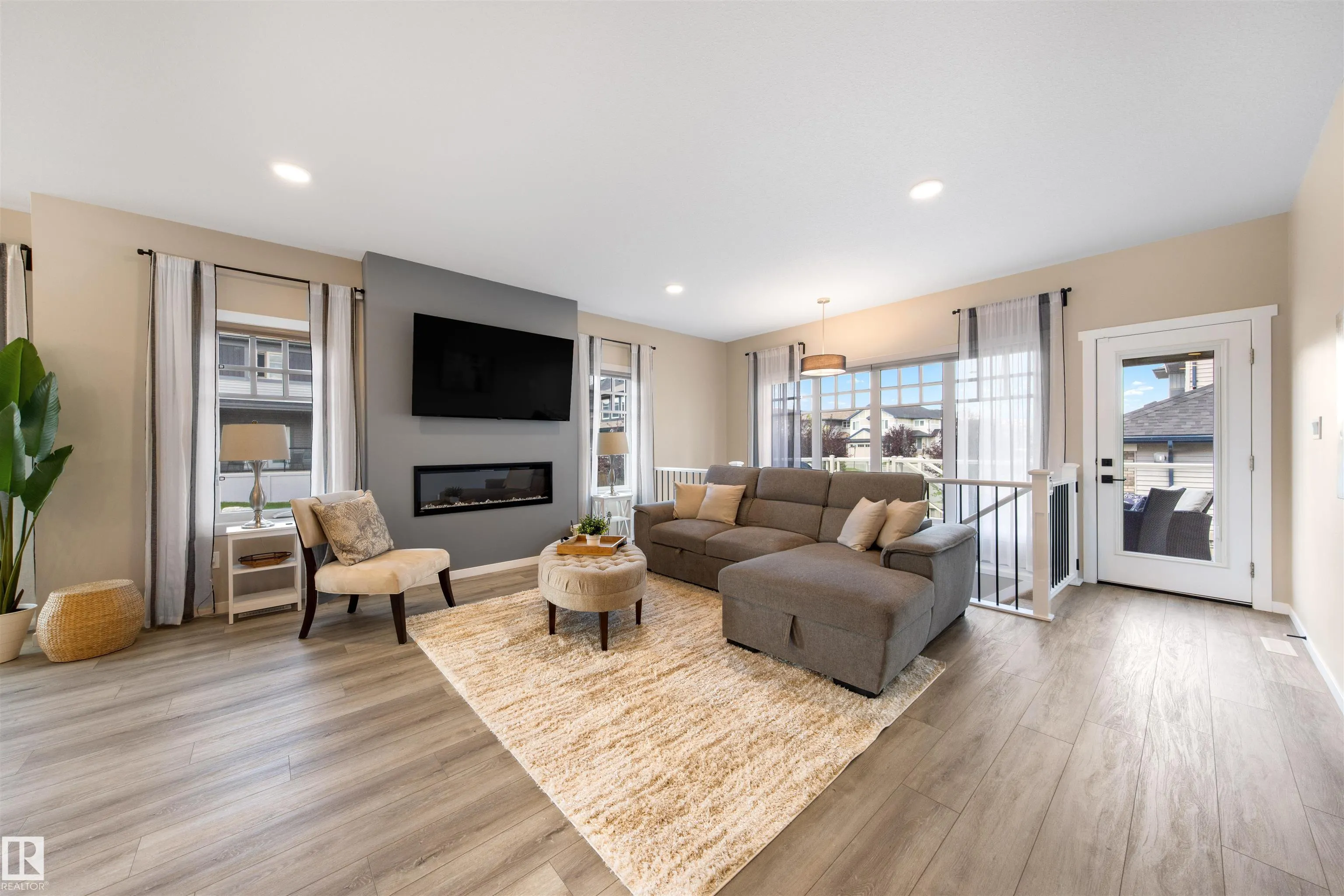 1804 AINSLIE Court