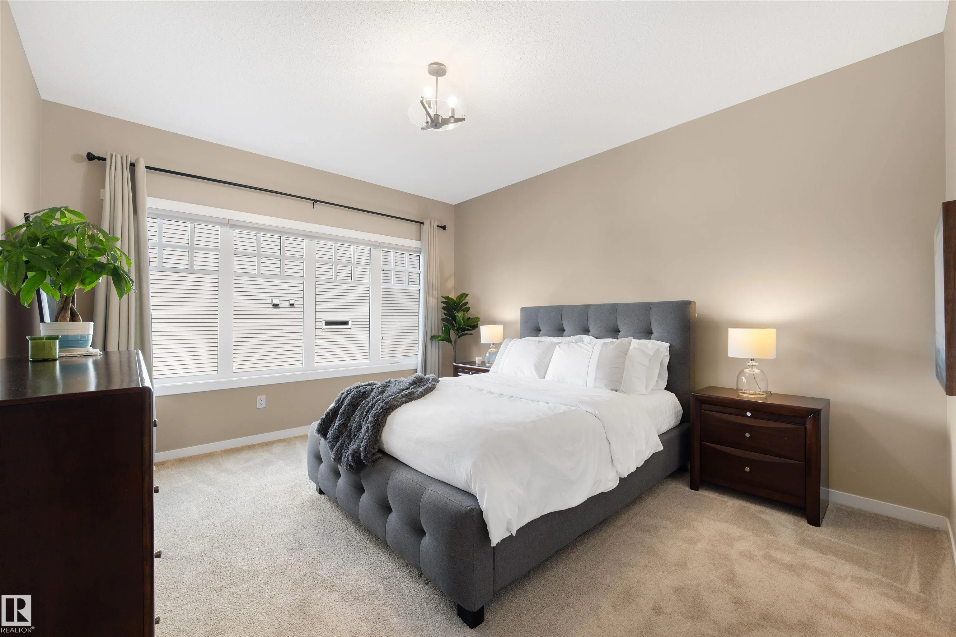 1804 AINSLIE Court