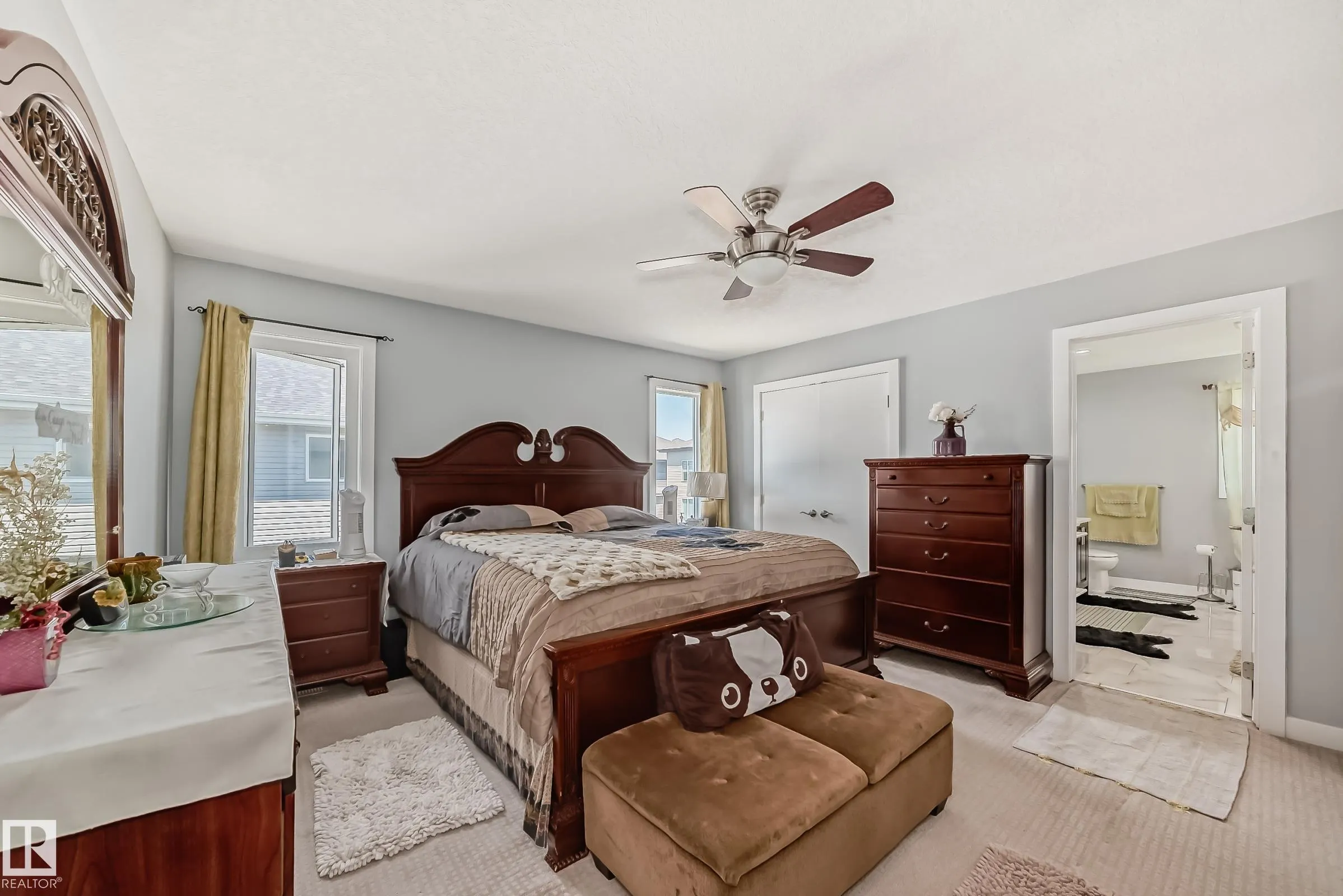 3808 TRIOMPHE BV