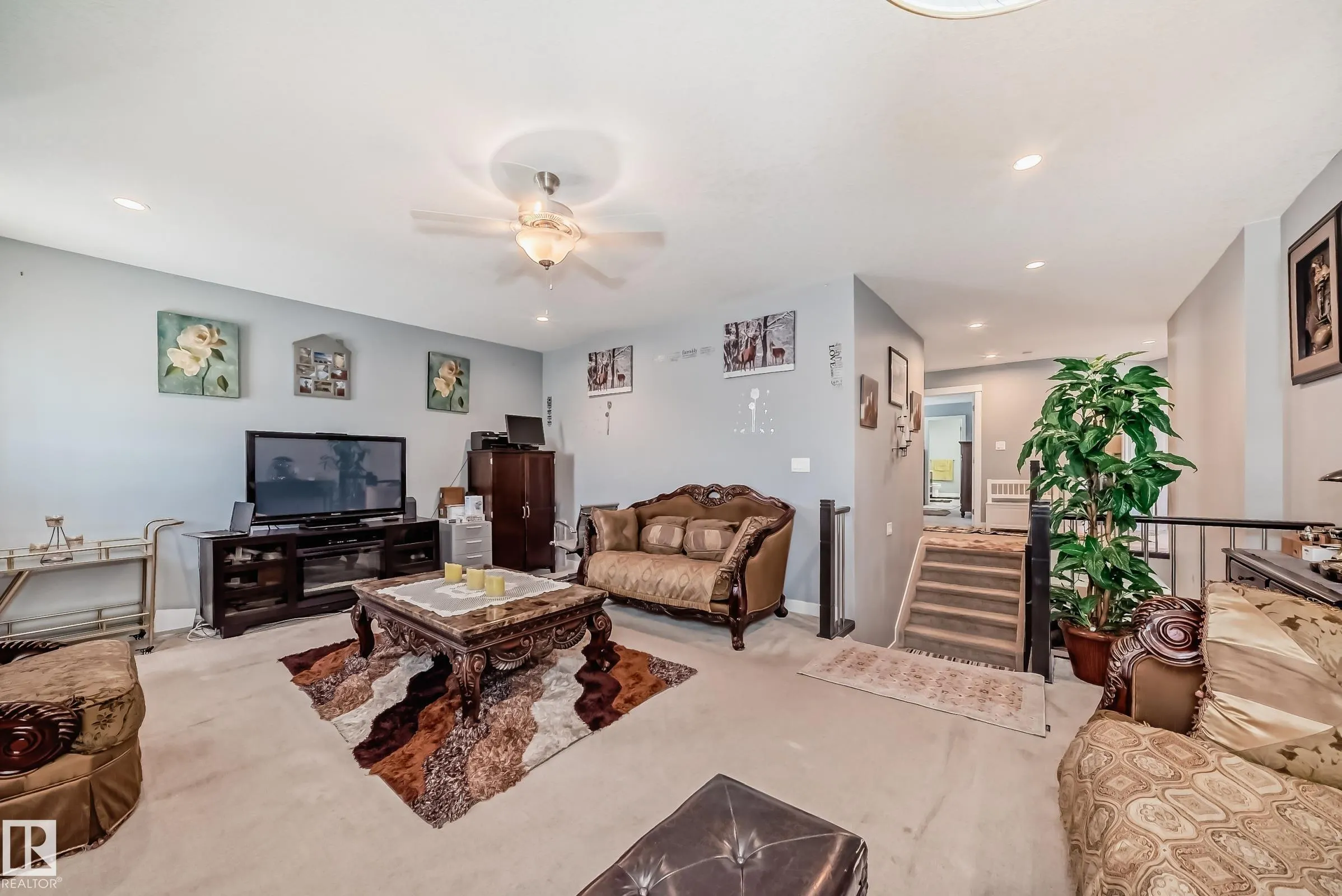 3808 TRIOMPHE BV