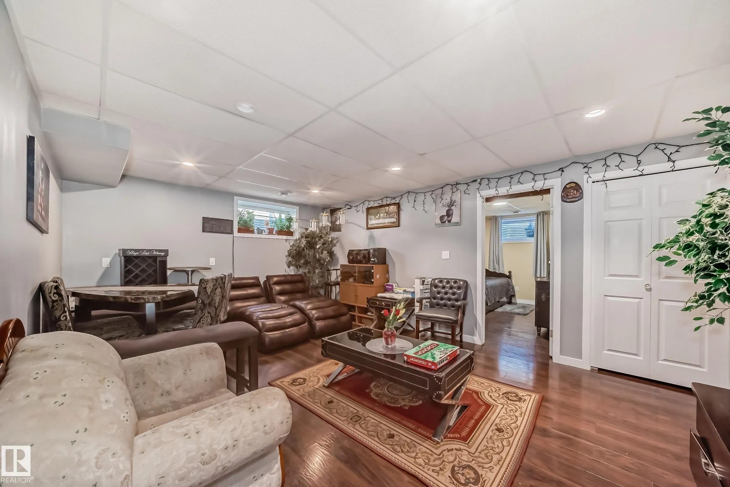 3808 TRIOMPHE BV