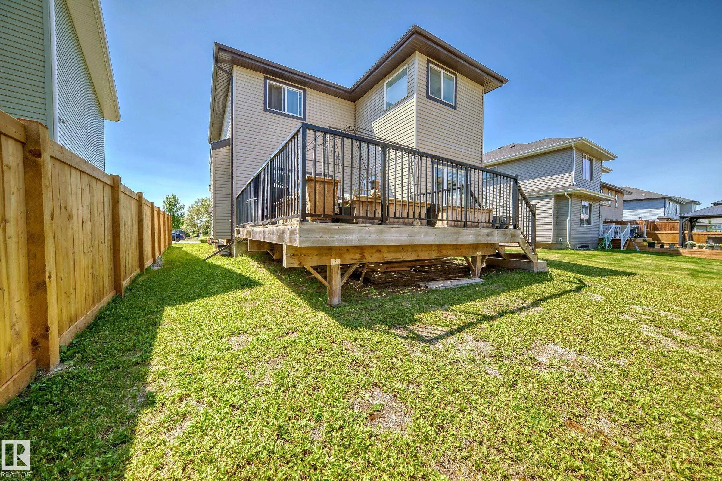 3808 TRIOMPHE BV