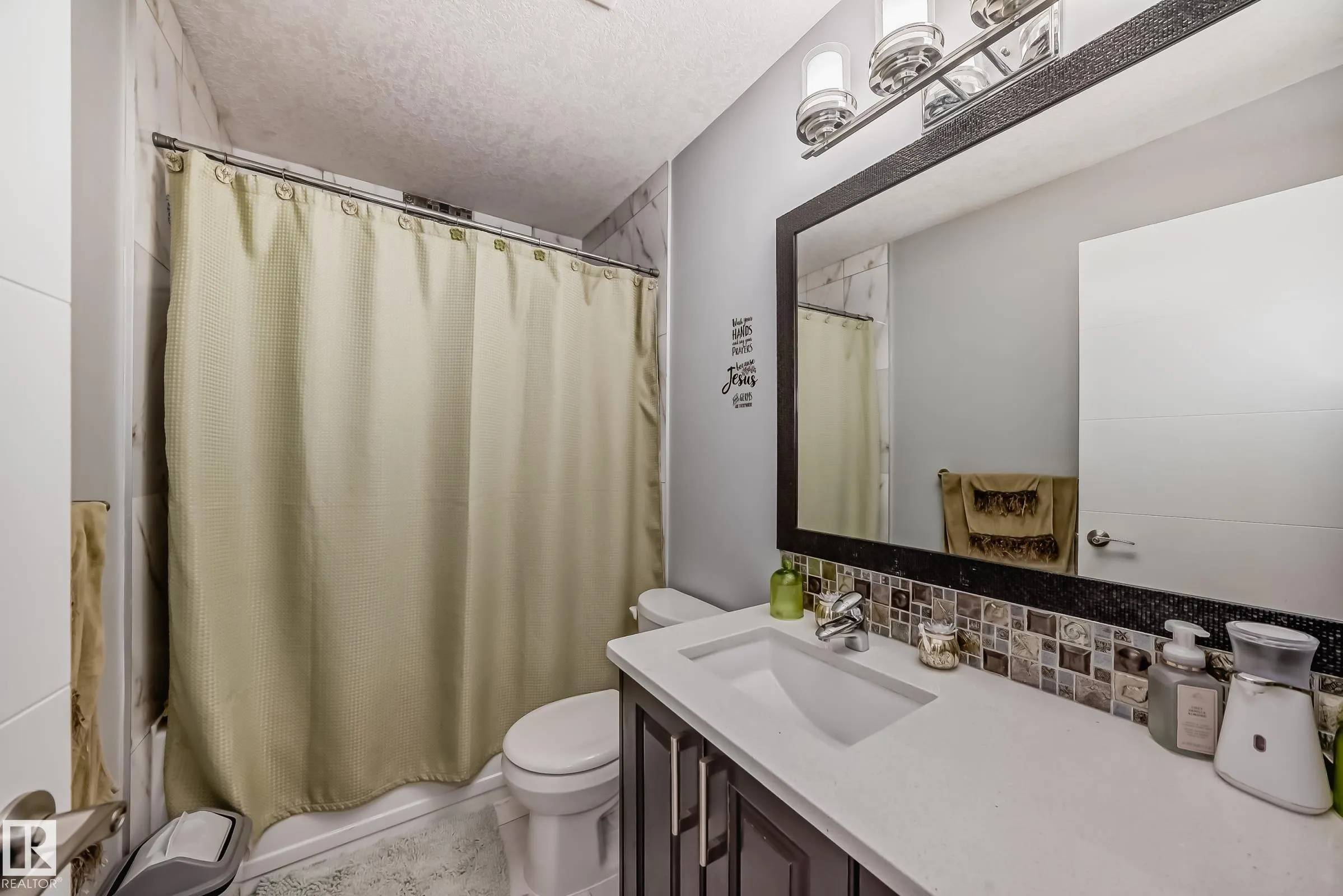 3808 TRIOMPHE BV