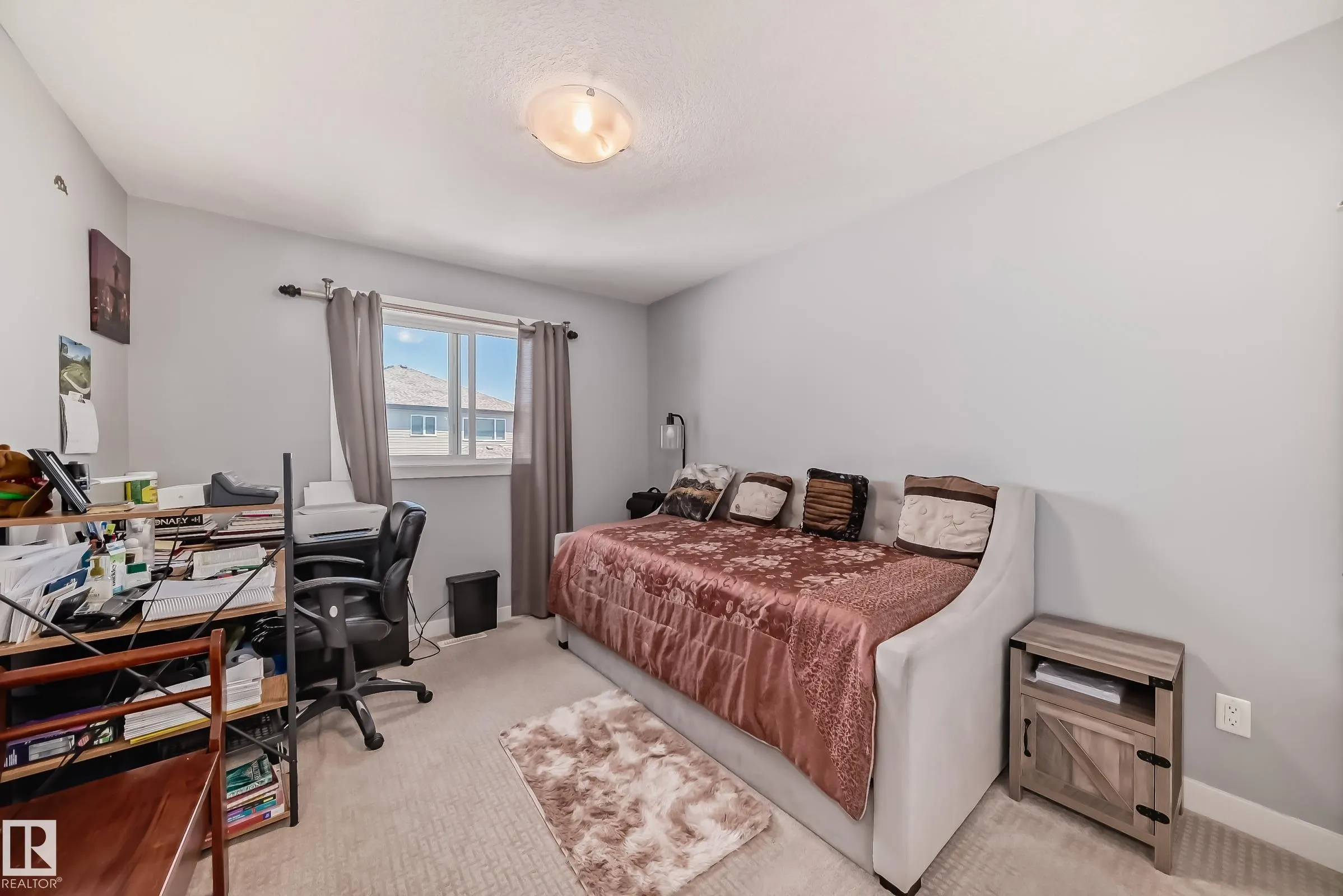 3808 TRIOMPHE BV