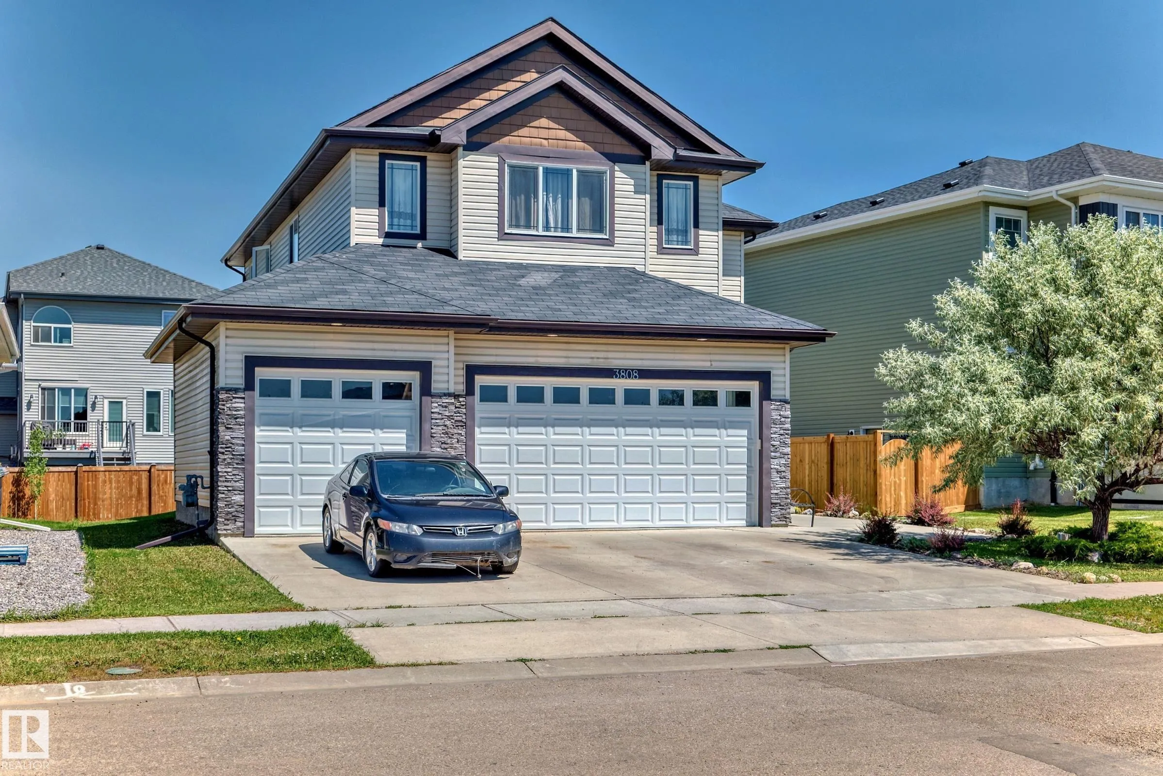 3808 TRIOMPHE BV