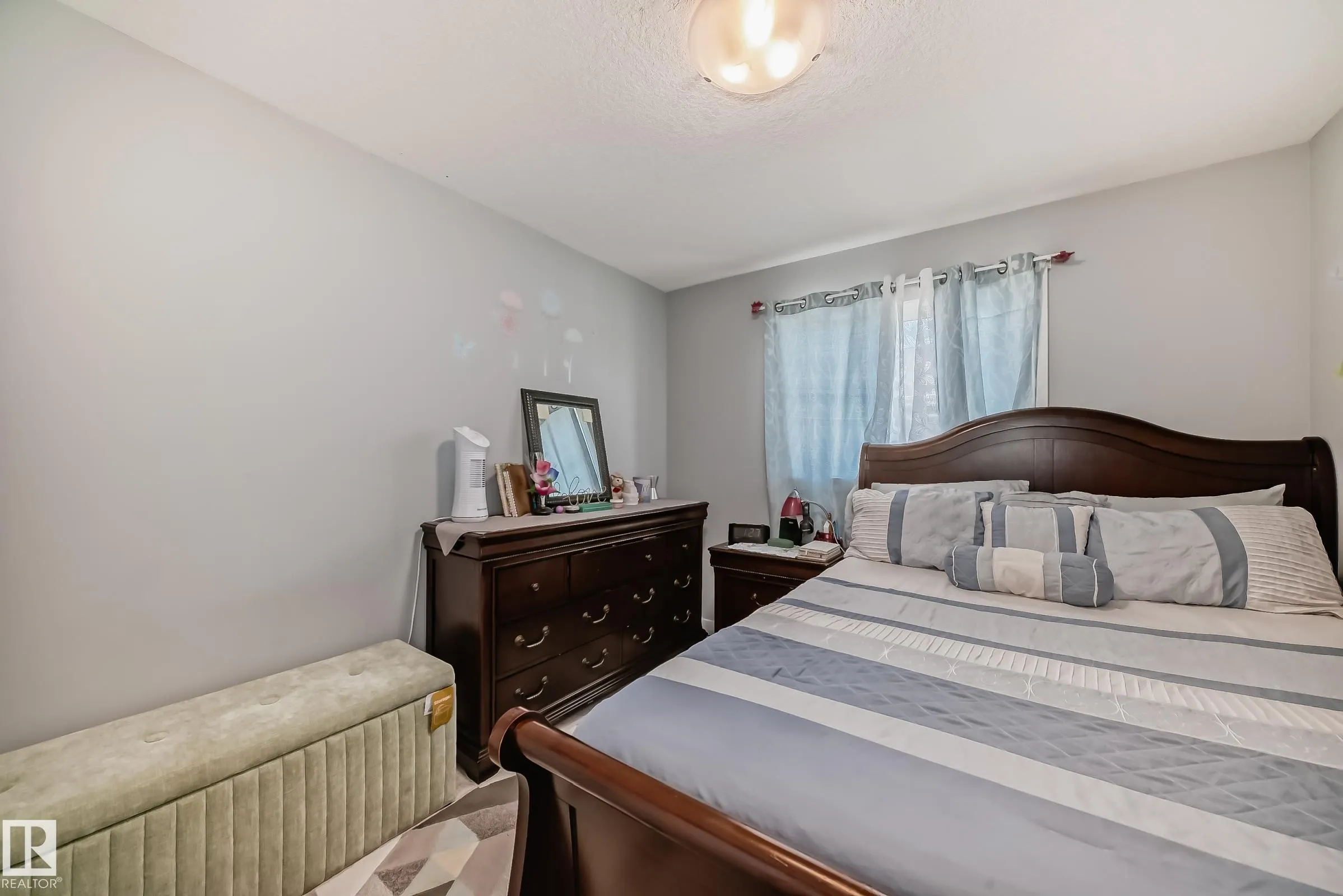 3808 TRIOMPHE BV
