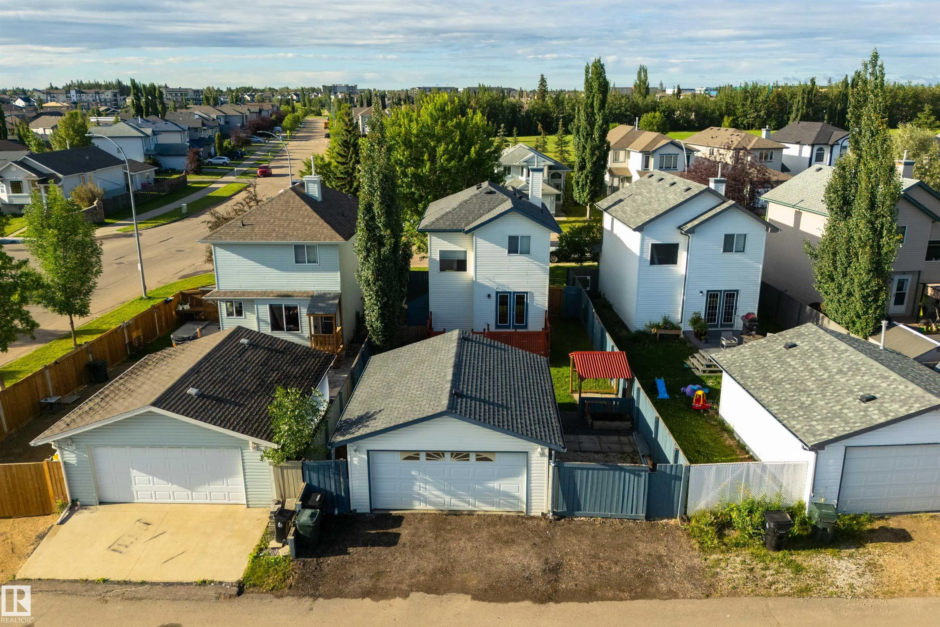44 HEATHERLANDS Way
