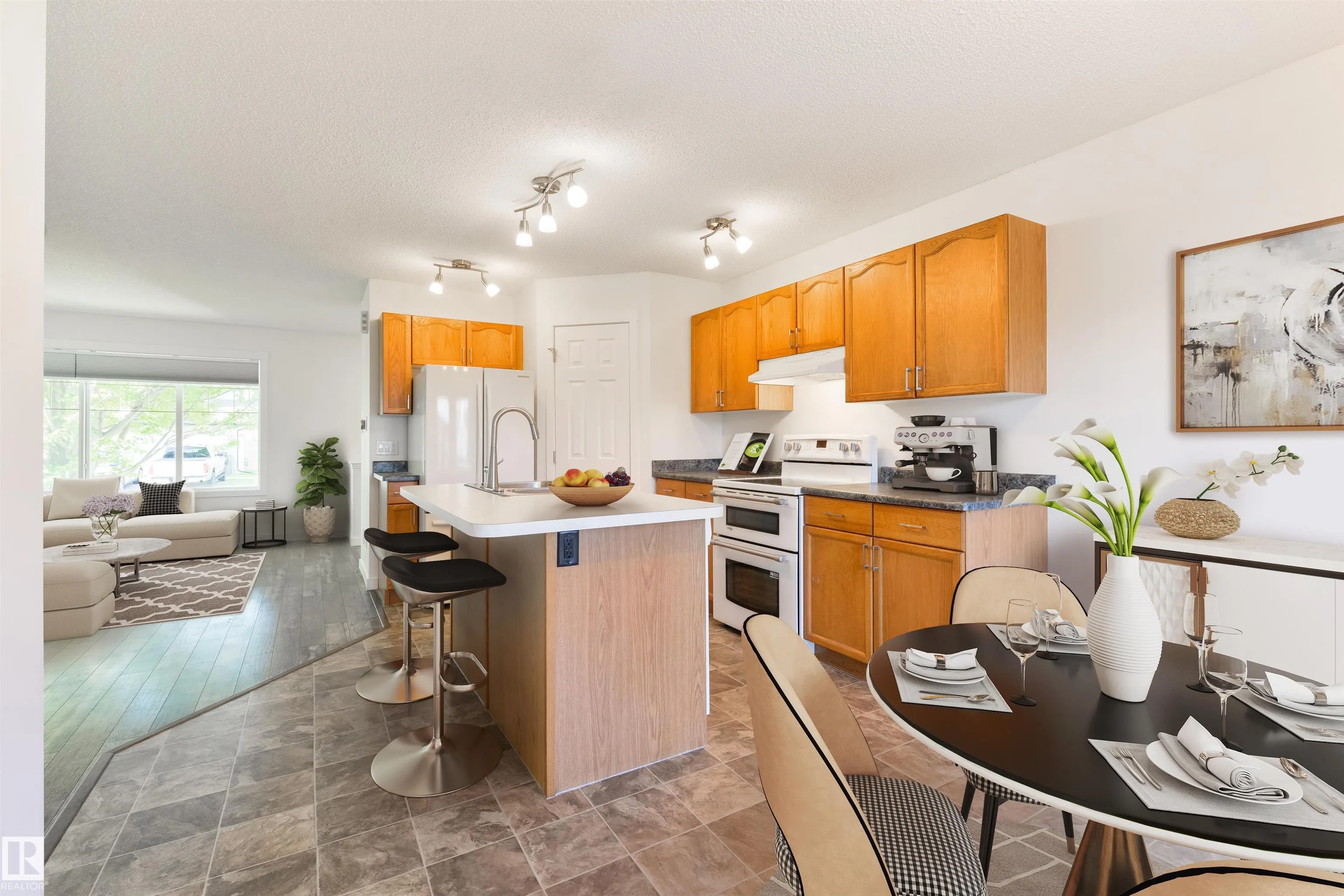 44 HEATHERLANDS Way