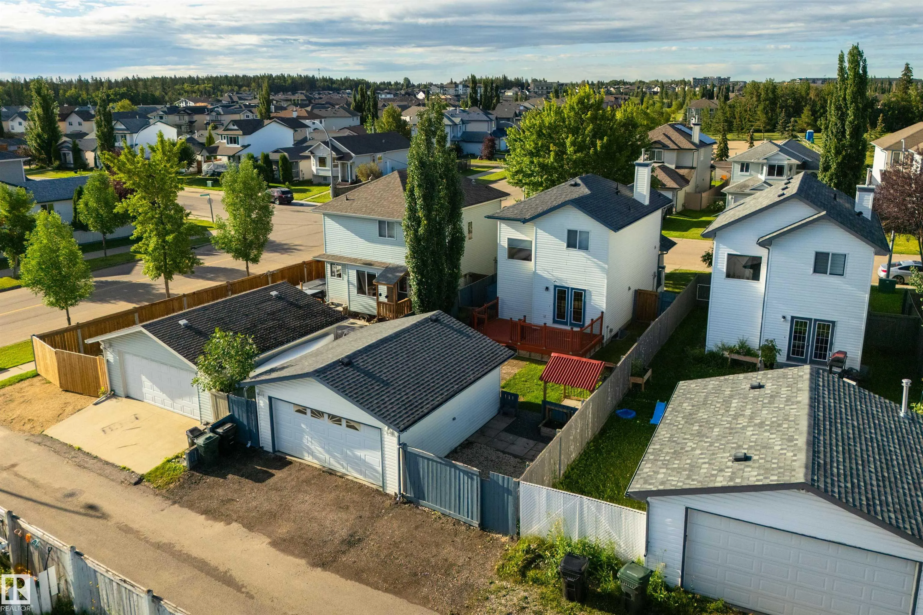 44 HEATHERLANDS Way