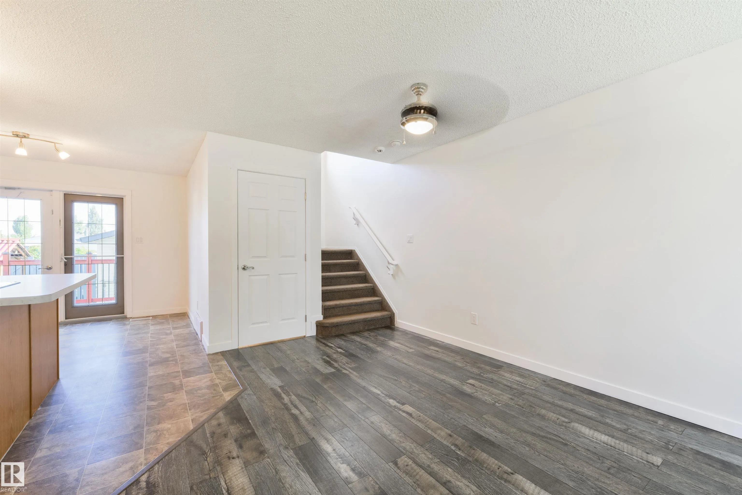 44 HEATHERLANDS Way