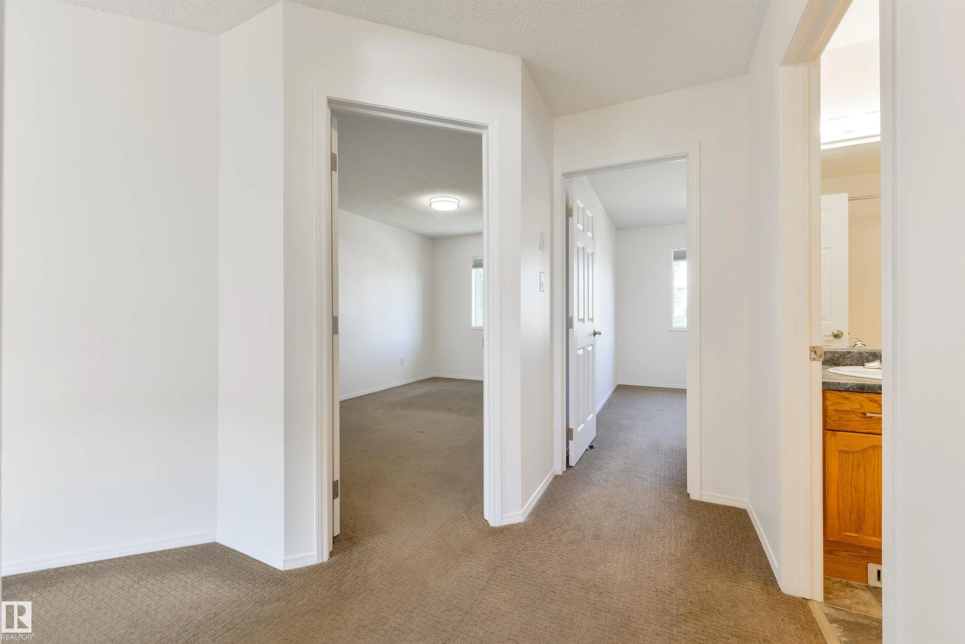 44 HEATHERLANDS Way