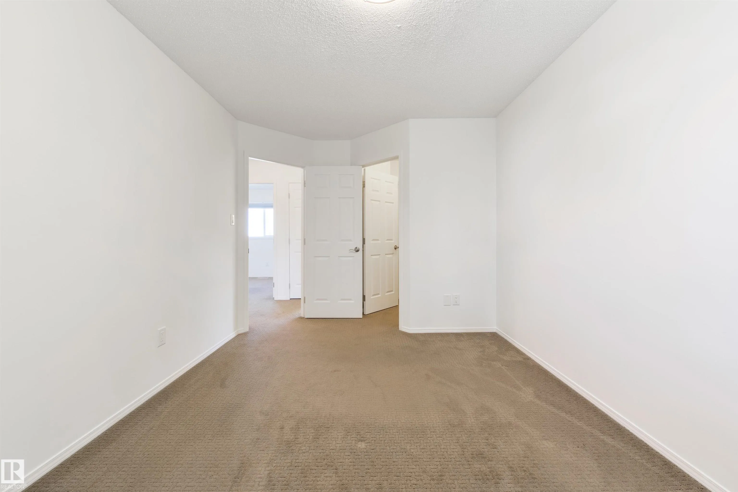 44 HEATHERLANDS Way