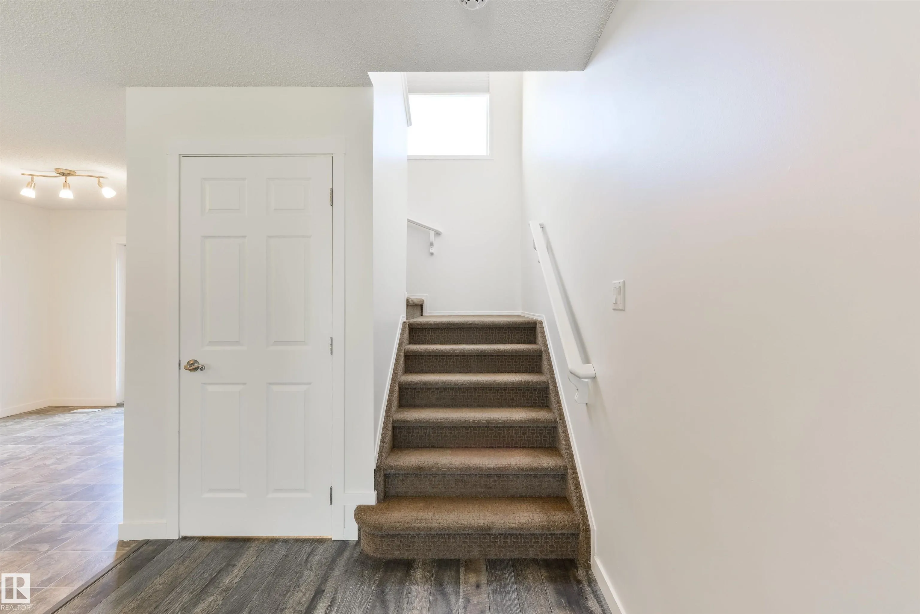 44 HEATHERLANDS Way