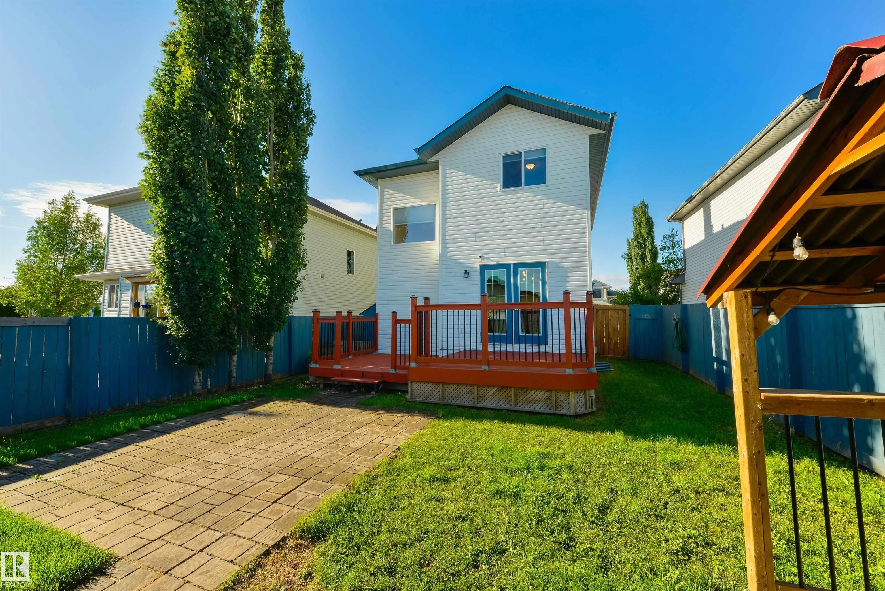 44 HEATHERLANDS Way