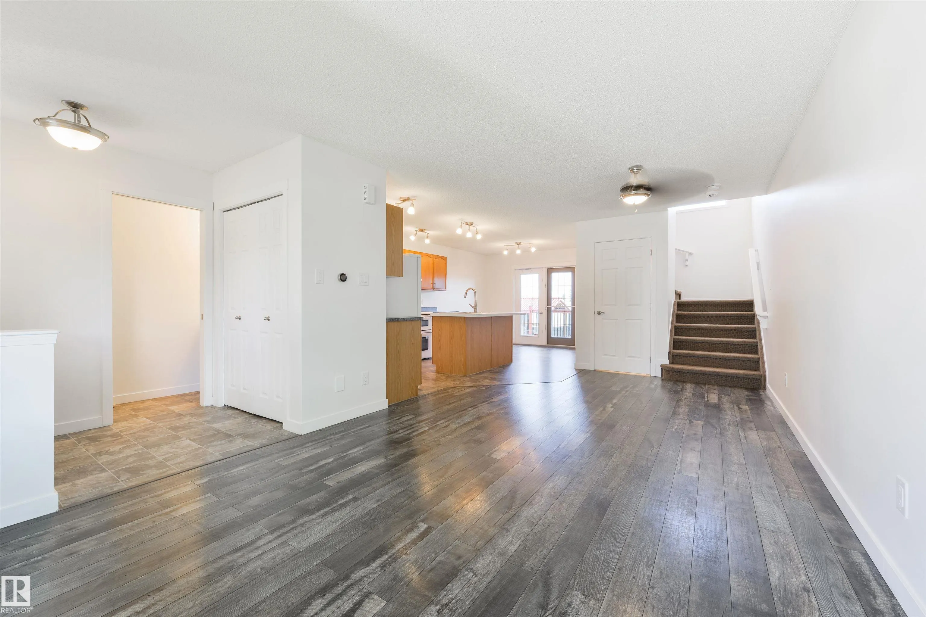 44 HEATHERLANDS Way