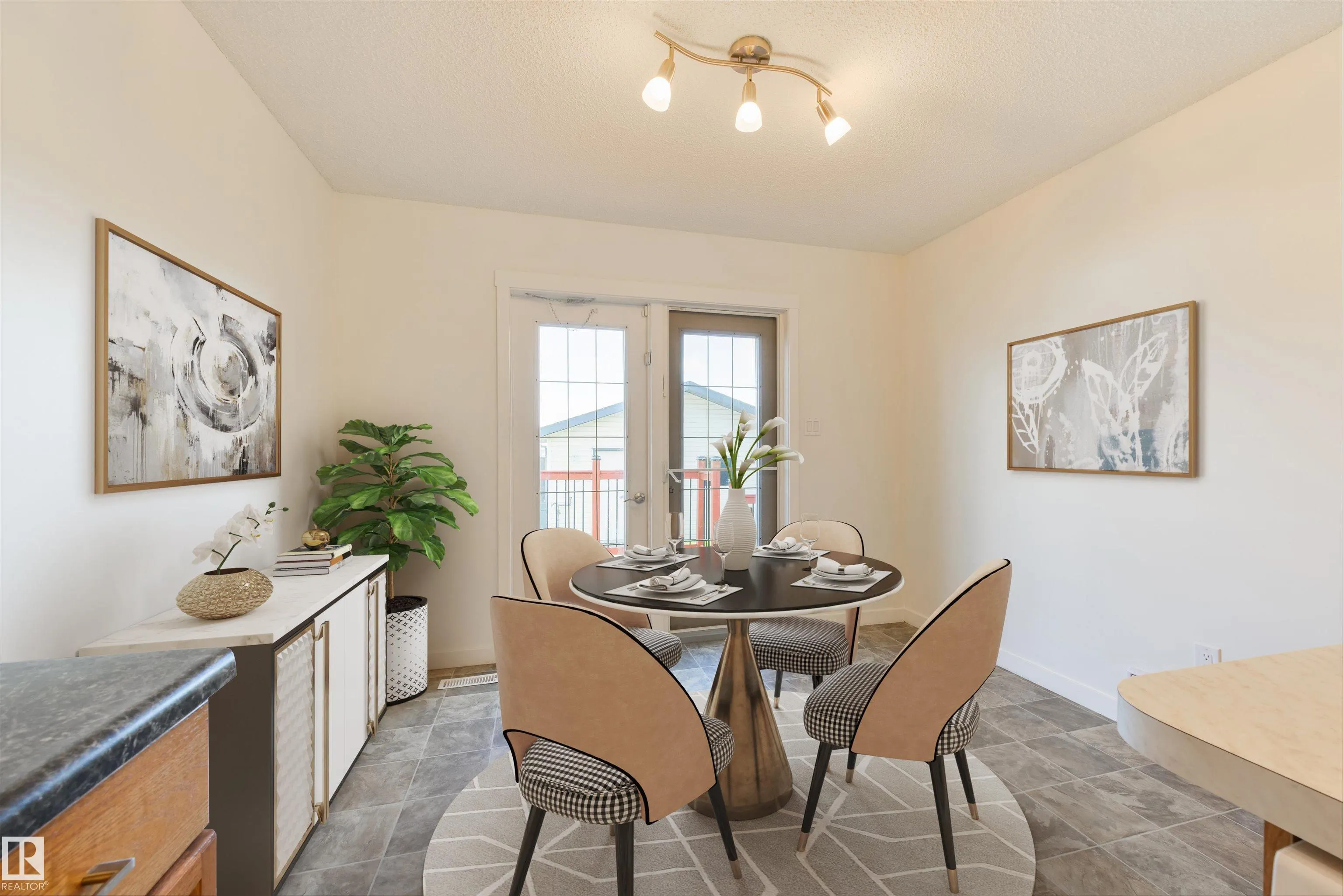 44 HEATHERLANDS Way