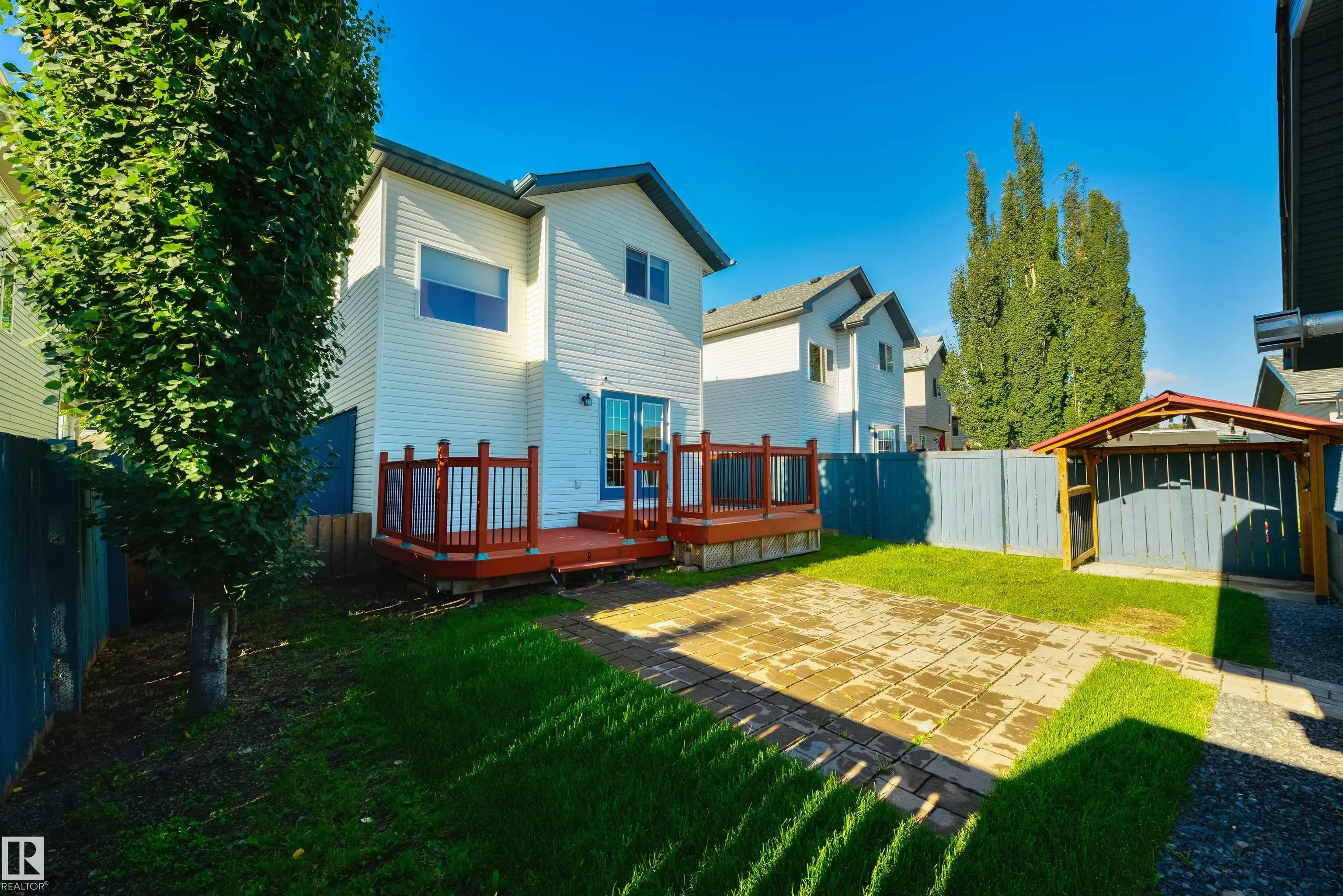 44 HEATHERLANDS Way