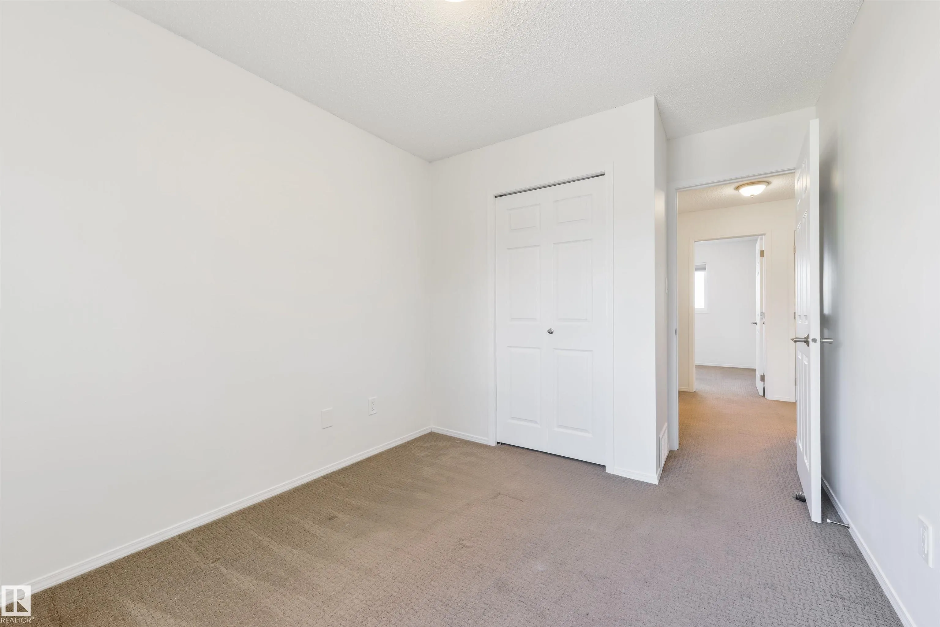 44 HEATHERLANDS Way