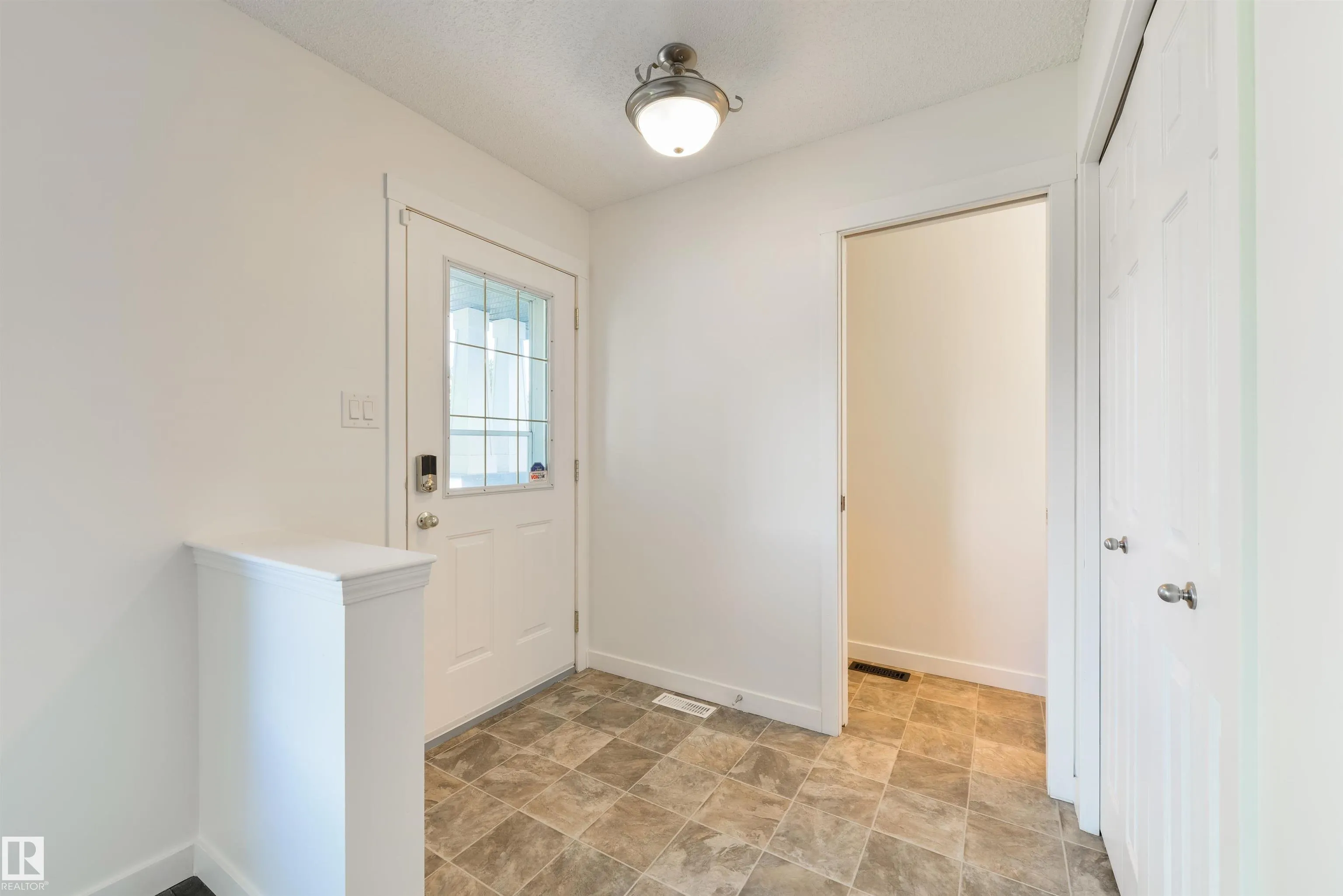 44 HEATHERLANDS Way