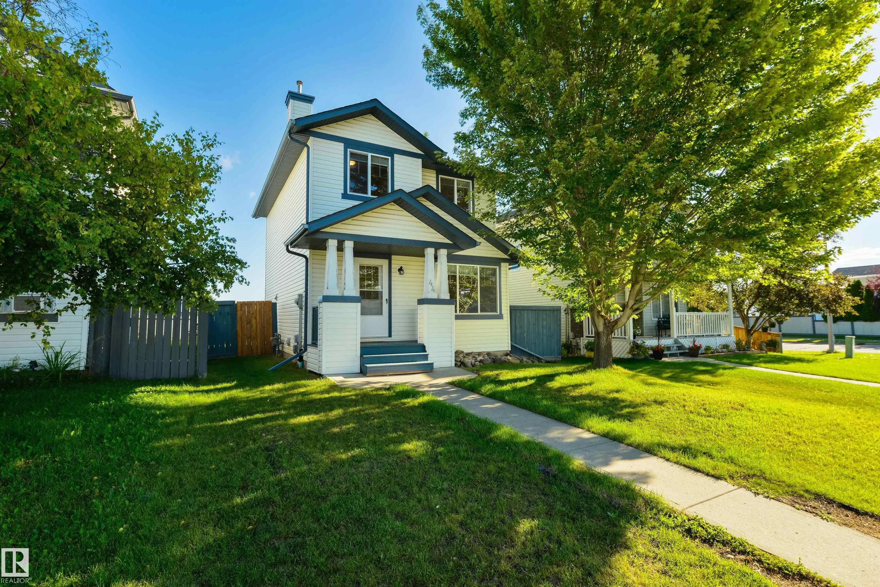 44 HEATHERLANDS Way
