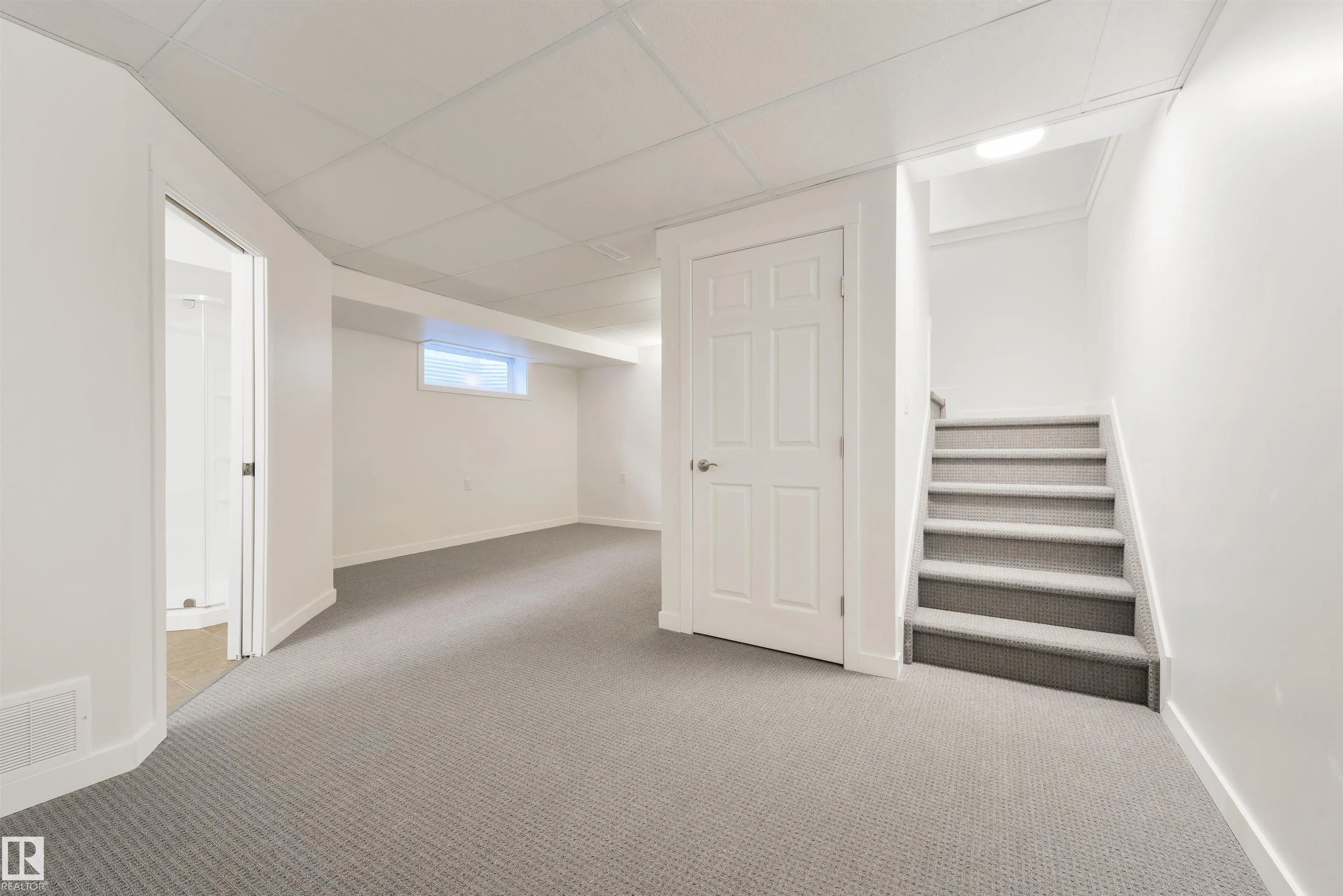 44 HEATHERLANDS Way