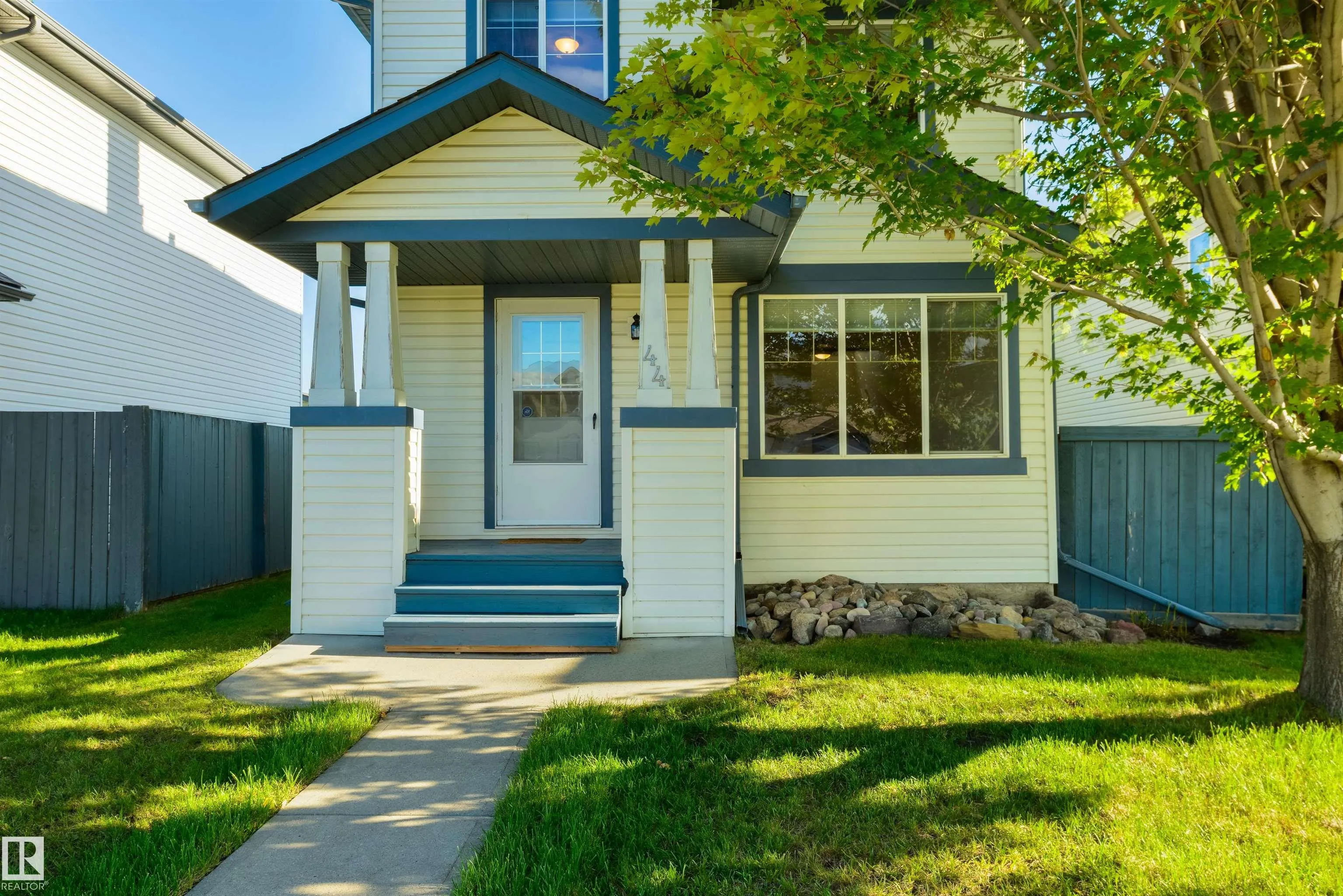 44 HEATHERLANDS Way